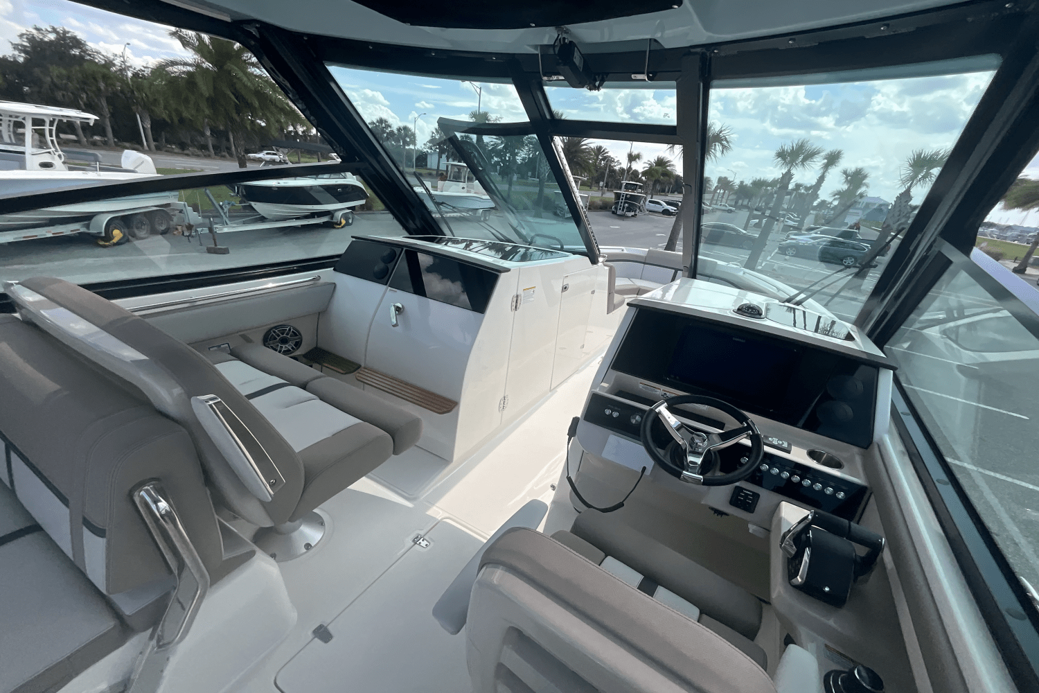 2025 Boston Whaler 330 Vantage Image Thumbnail #32