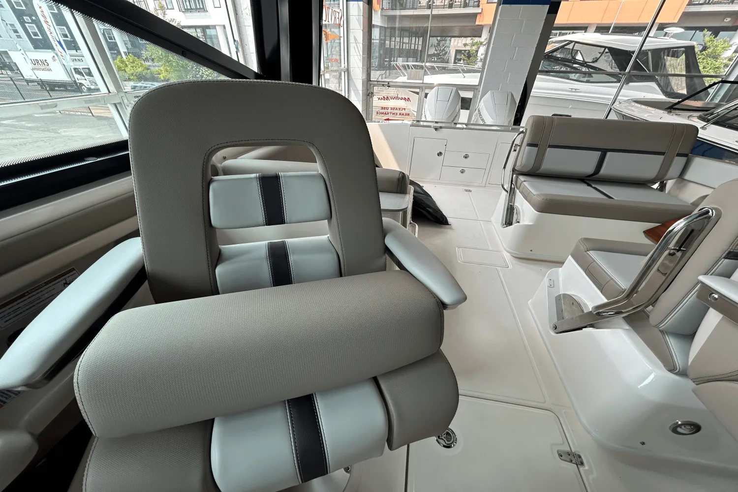 2026 Boston Whaler 330 Vantage Image Thumbnail #13