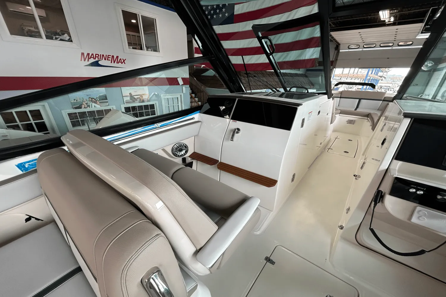 2026 Boston Whaler 330 Vantage Image Thumbnail #10