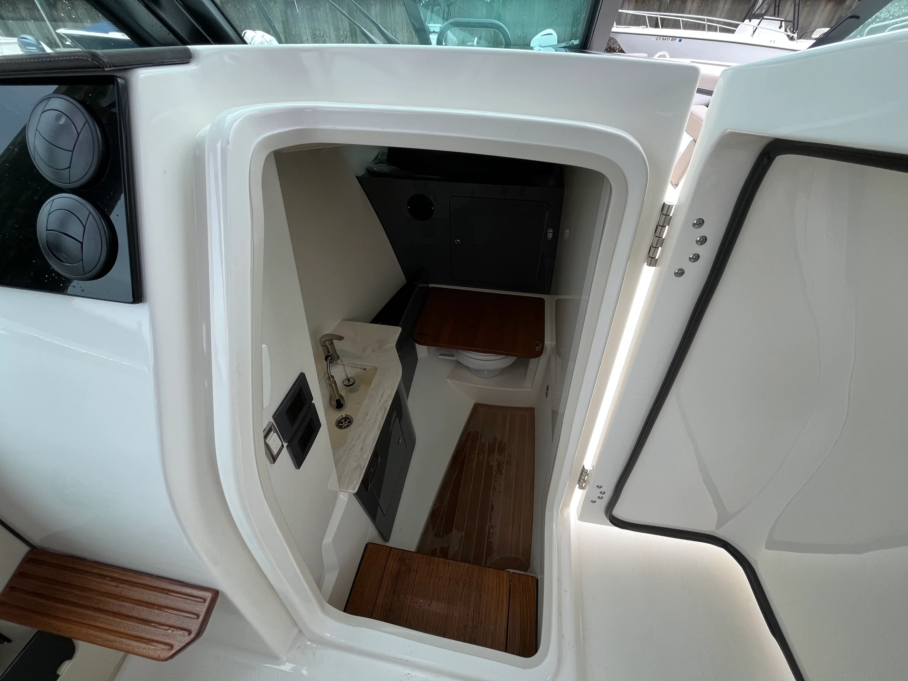 2026 Boston Whaler 330 Vantage Image Thumbnail #29