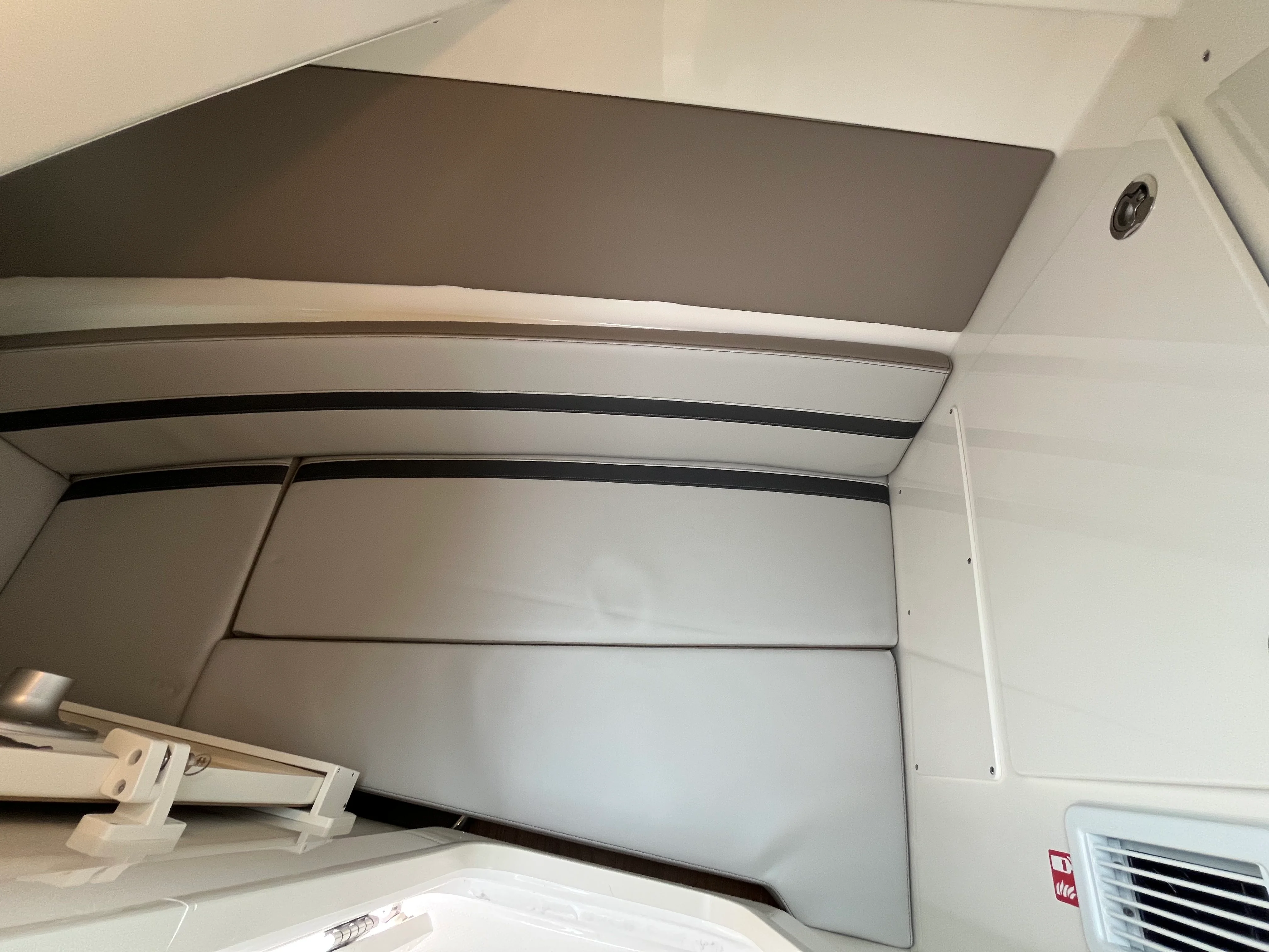 2026 Boston Whaler 330 Vantage Image Thumbnail #38