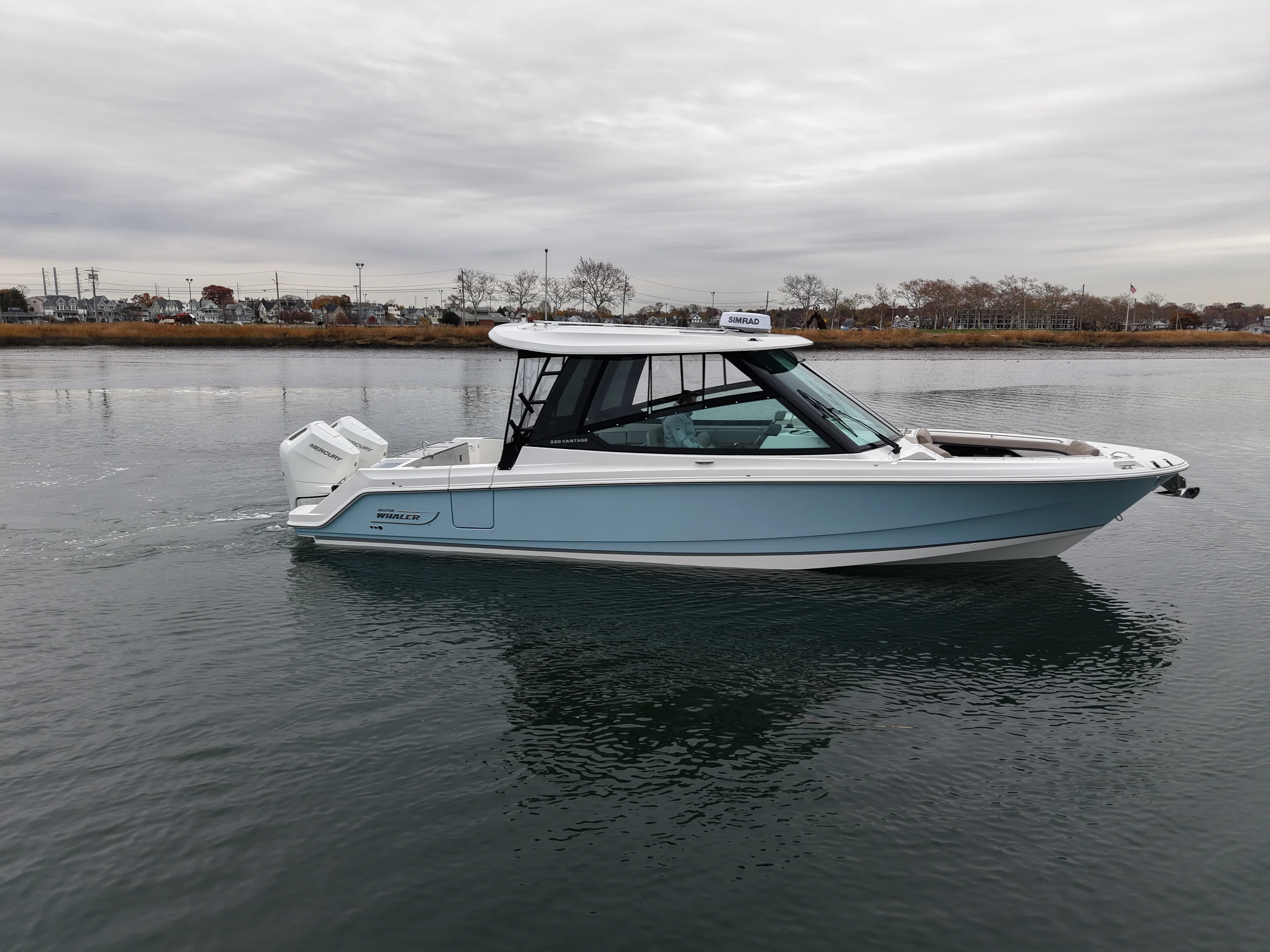 2026 Boston Whaler 330 Vantage Image Thumbnail #4