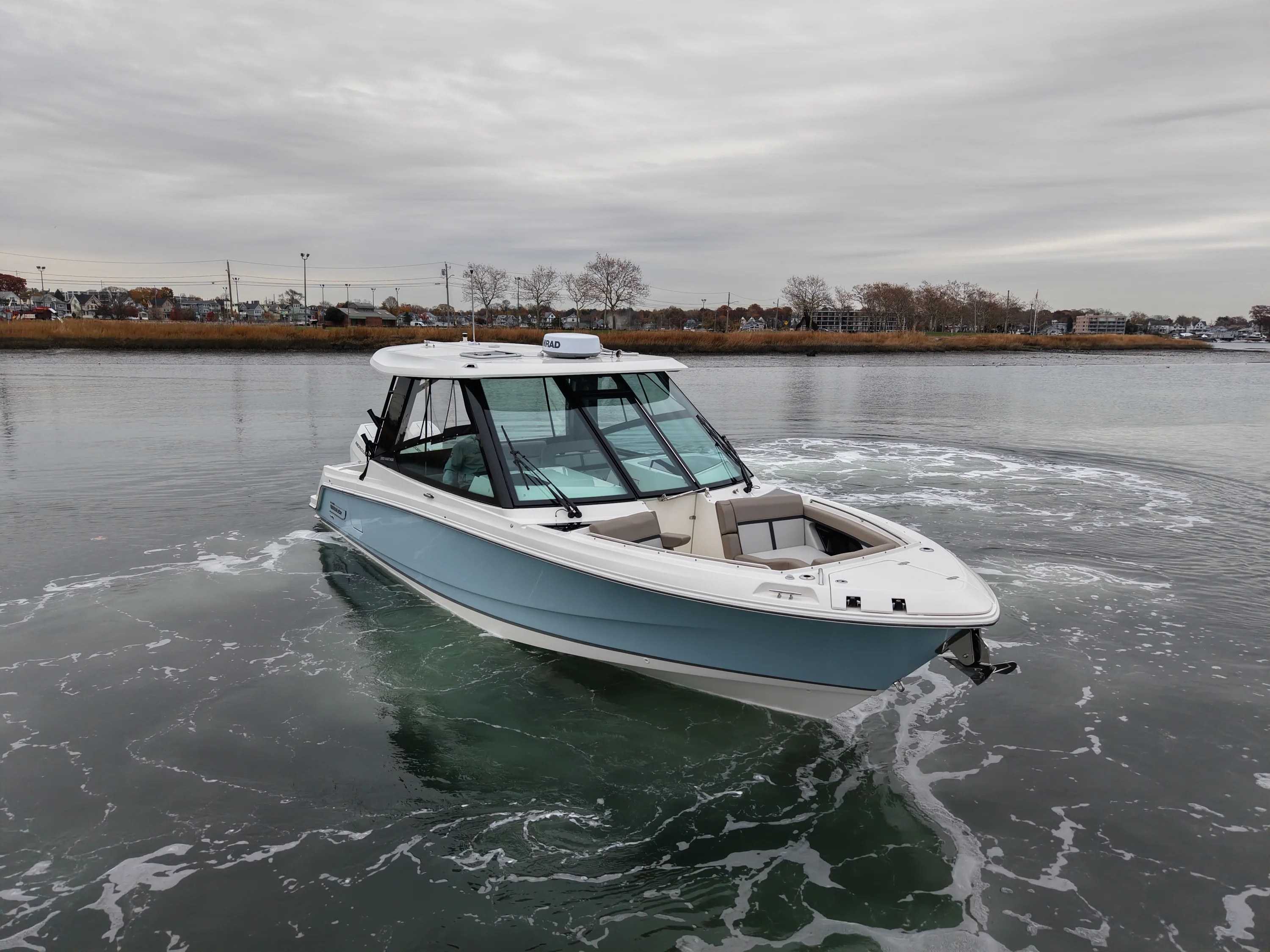 2026 Boston Whaler 330 Vantage Image Thumbnail #6