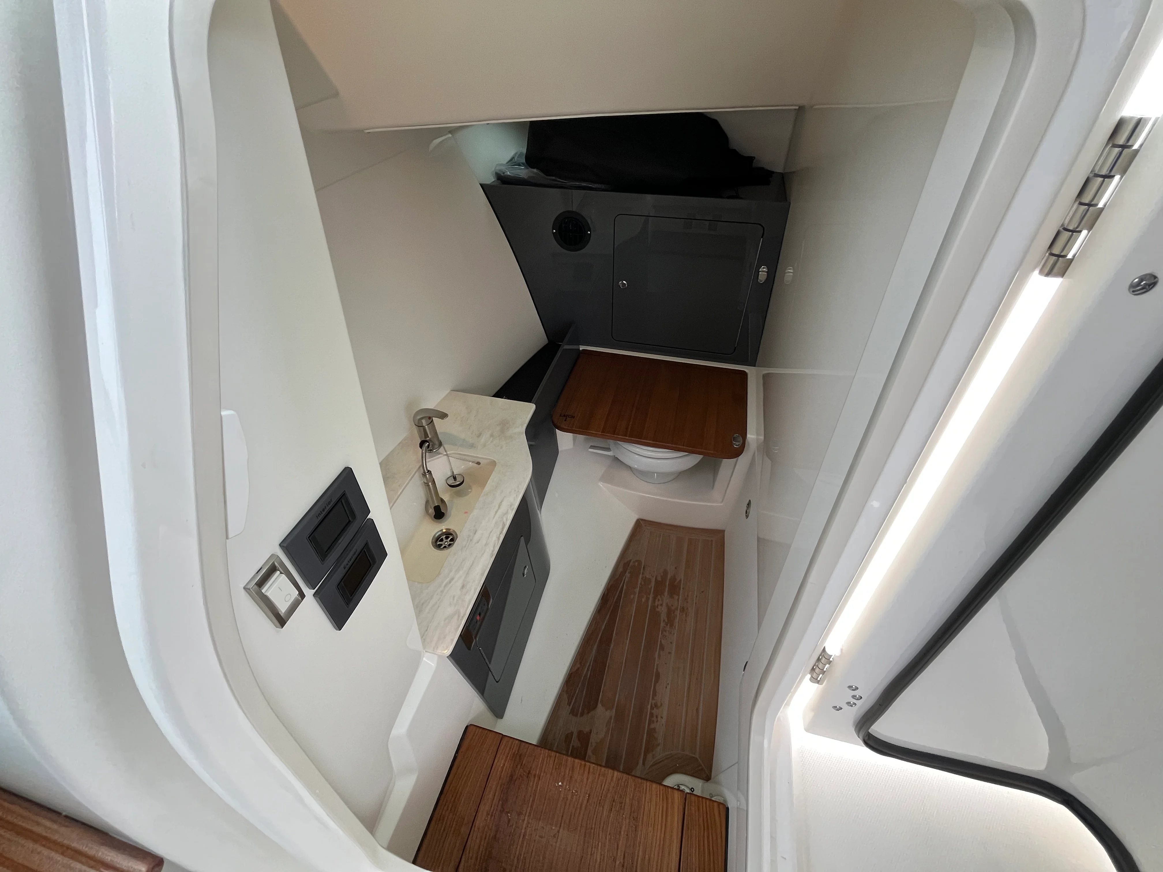 2026 Boston Whaler 330 Vantage Image Thumbnail #30