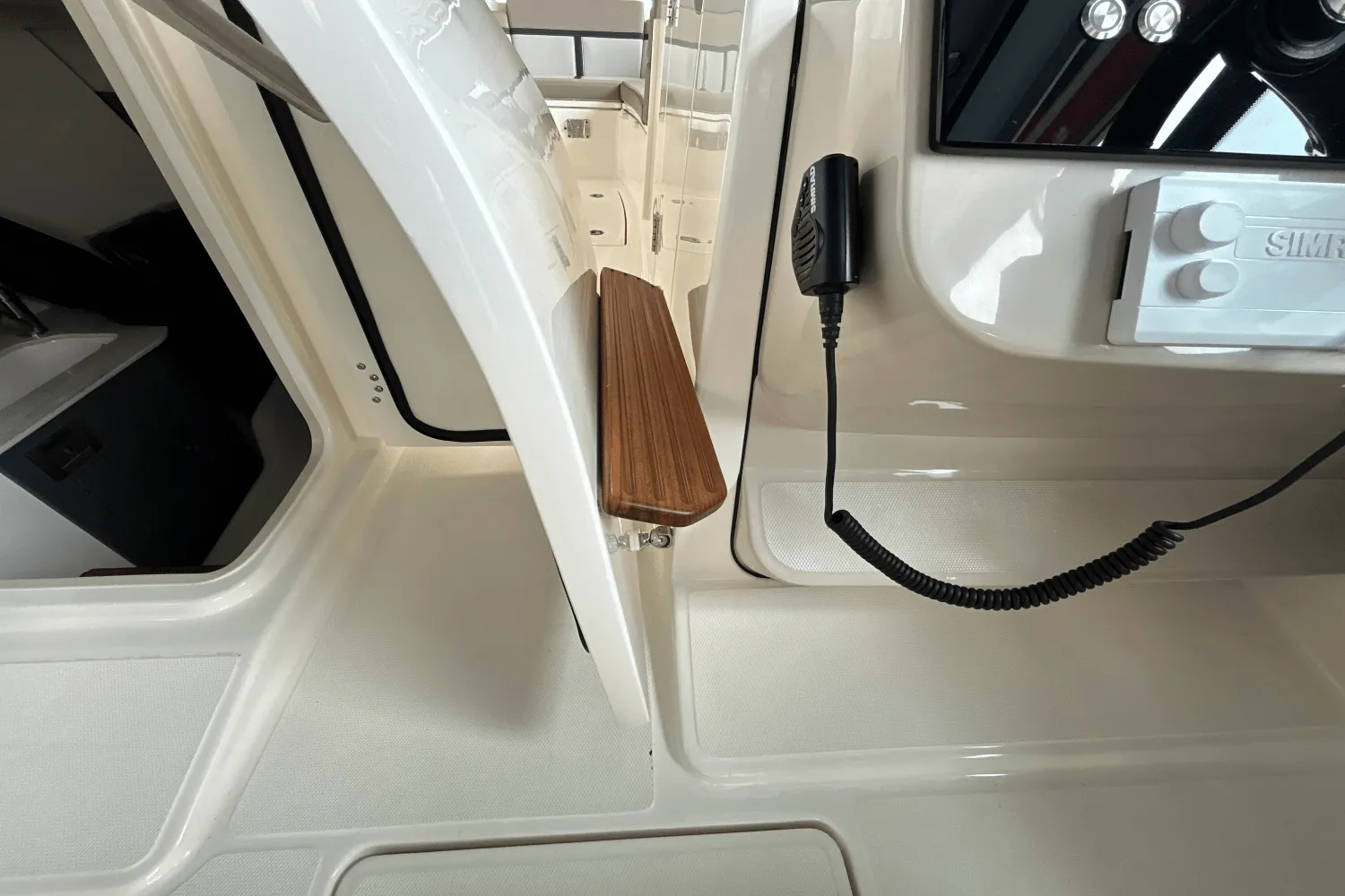 2026 Boston Whaler 330 Vantage Image Thumbnail #24
