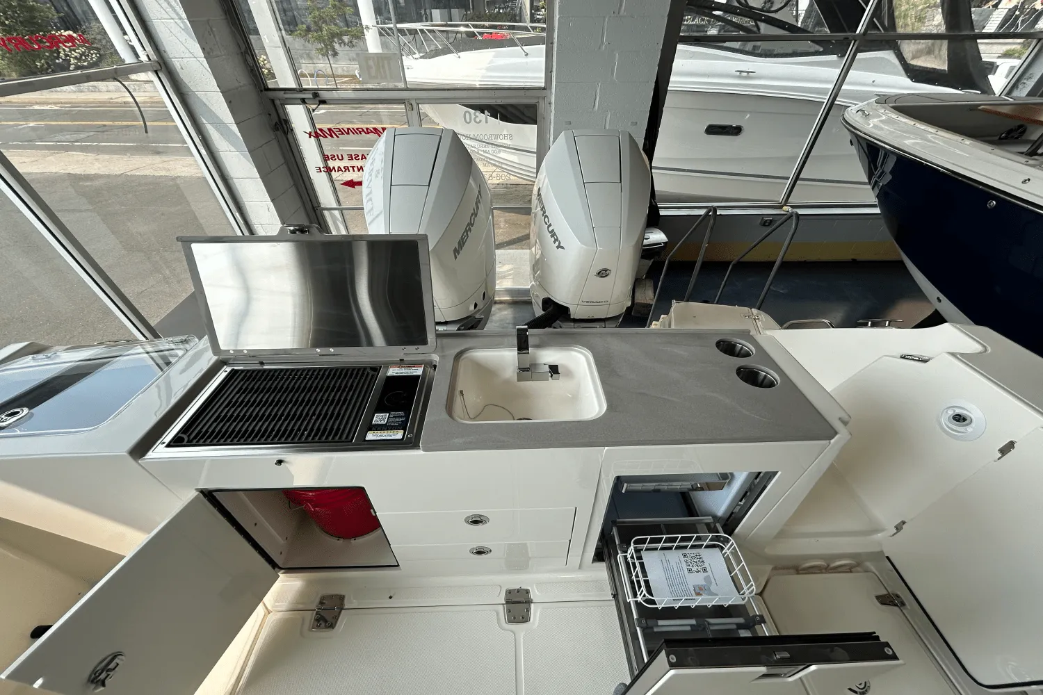 2026 Boston Whaler 330 Vantage Image Thumbnail #6