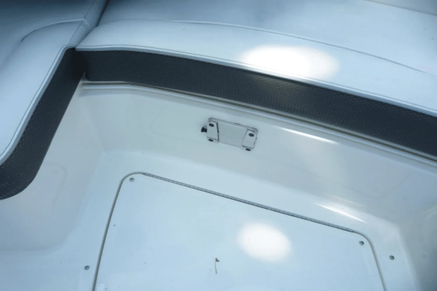 2017 Sea Ray SLX 350 Outboard Image Thumbnail #34