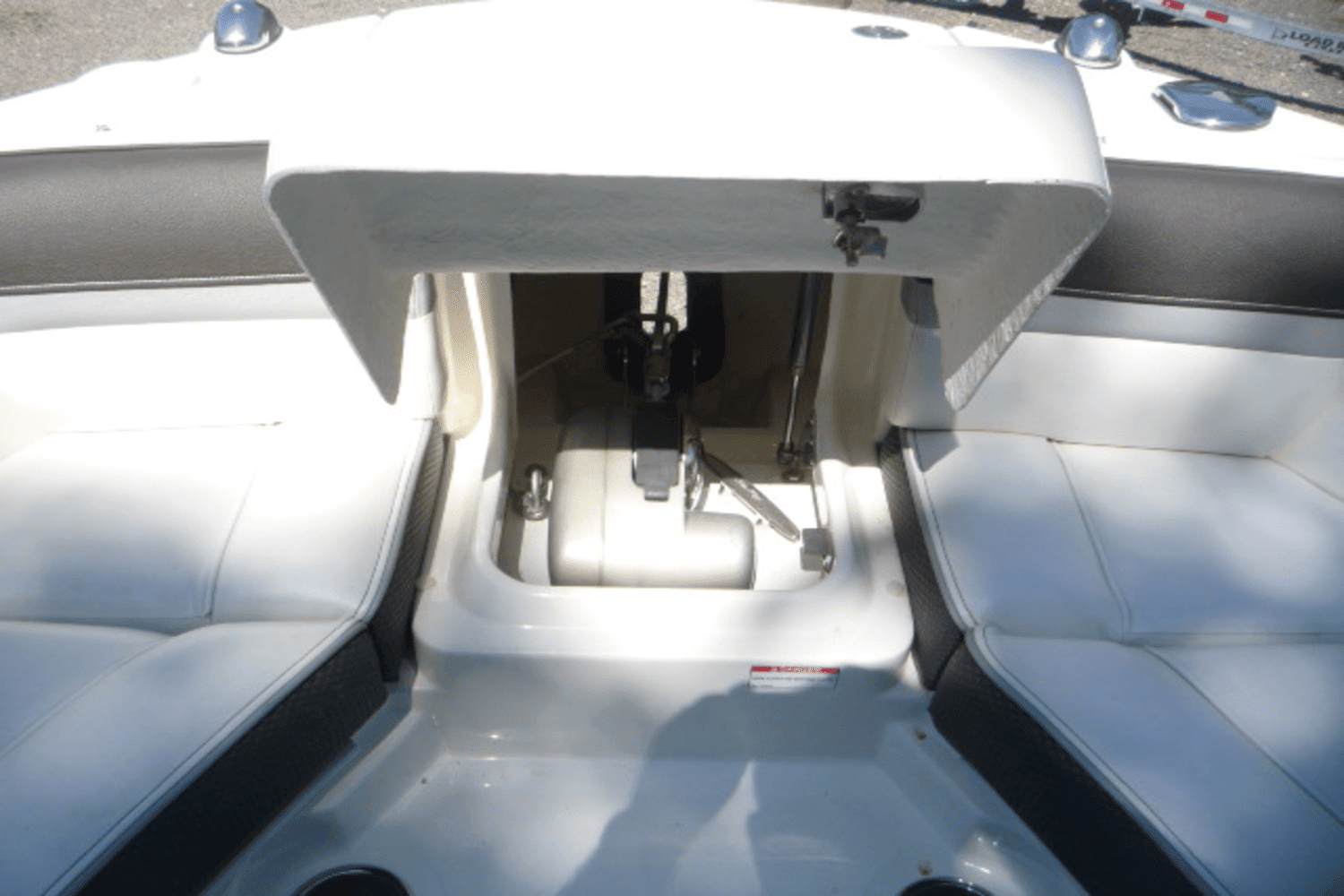 2017 Sea Ray SLX 350 Outboard Image Thumbnail #30