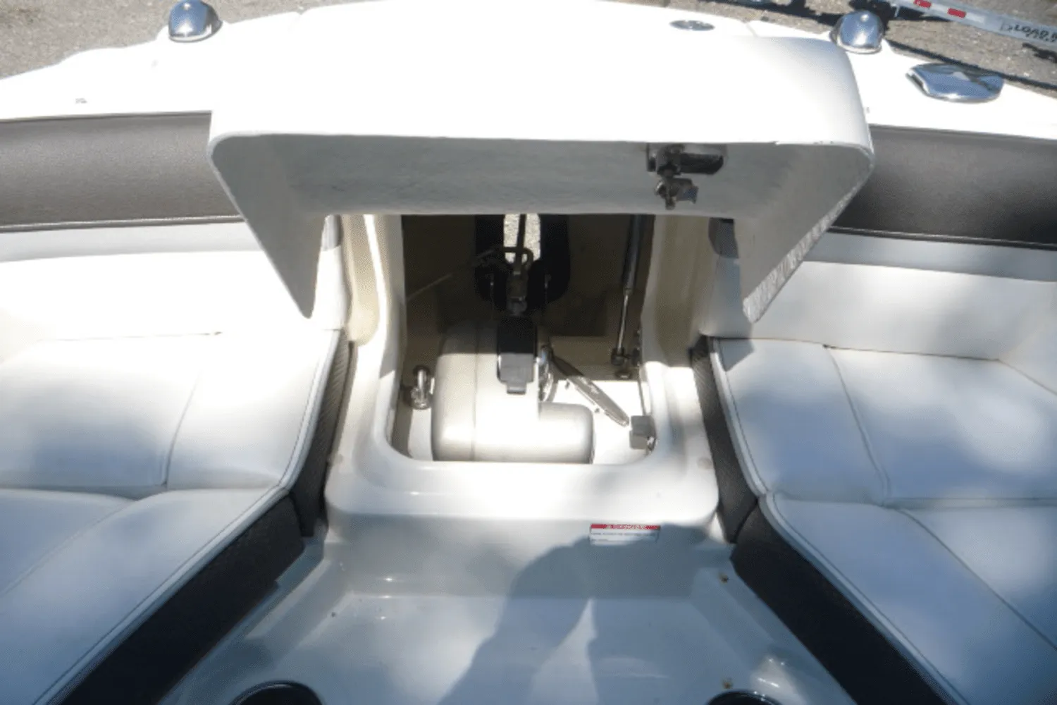 2017 Sea Ray SLX 350 Outboard Image Thumbnail #30