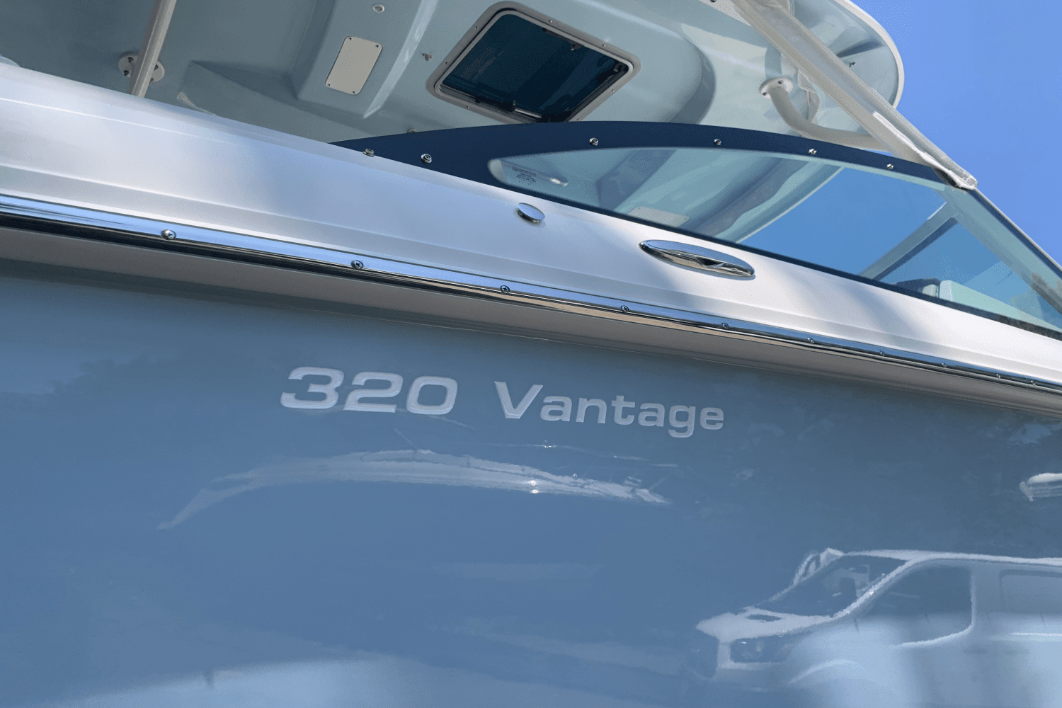 2025 Boston Whaler 320 Vantage Image Thumbnail #6