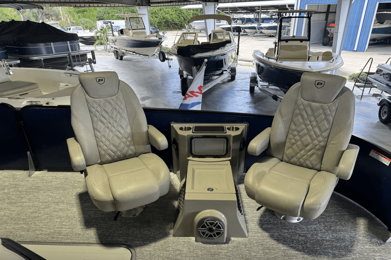 2025 Premier 230 Intrigue Image Thumbnail #12