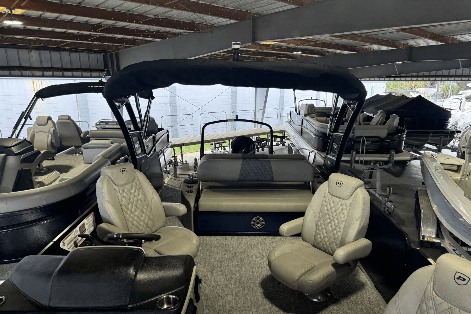 2025 Premier 230 Intrigue Image Thumbnail #9