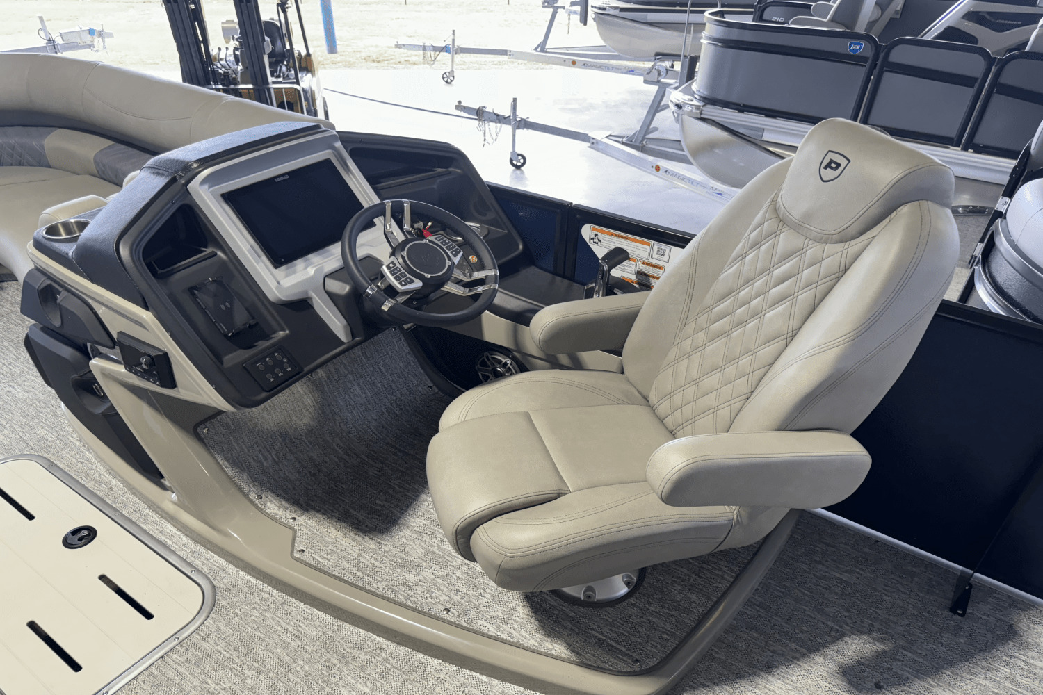 2025 Premier 230 Intrigue Image Thumbnail #10