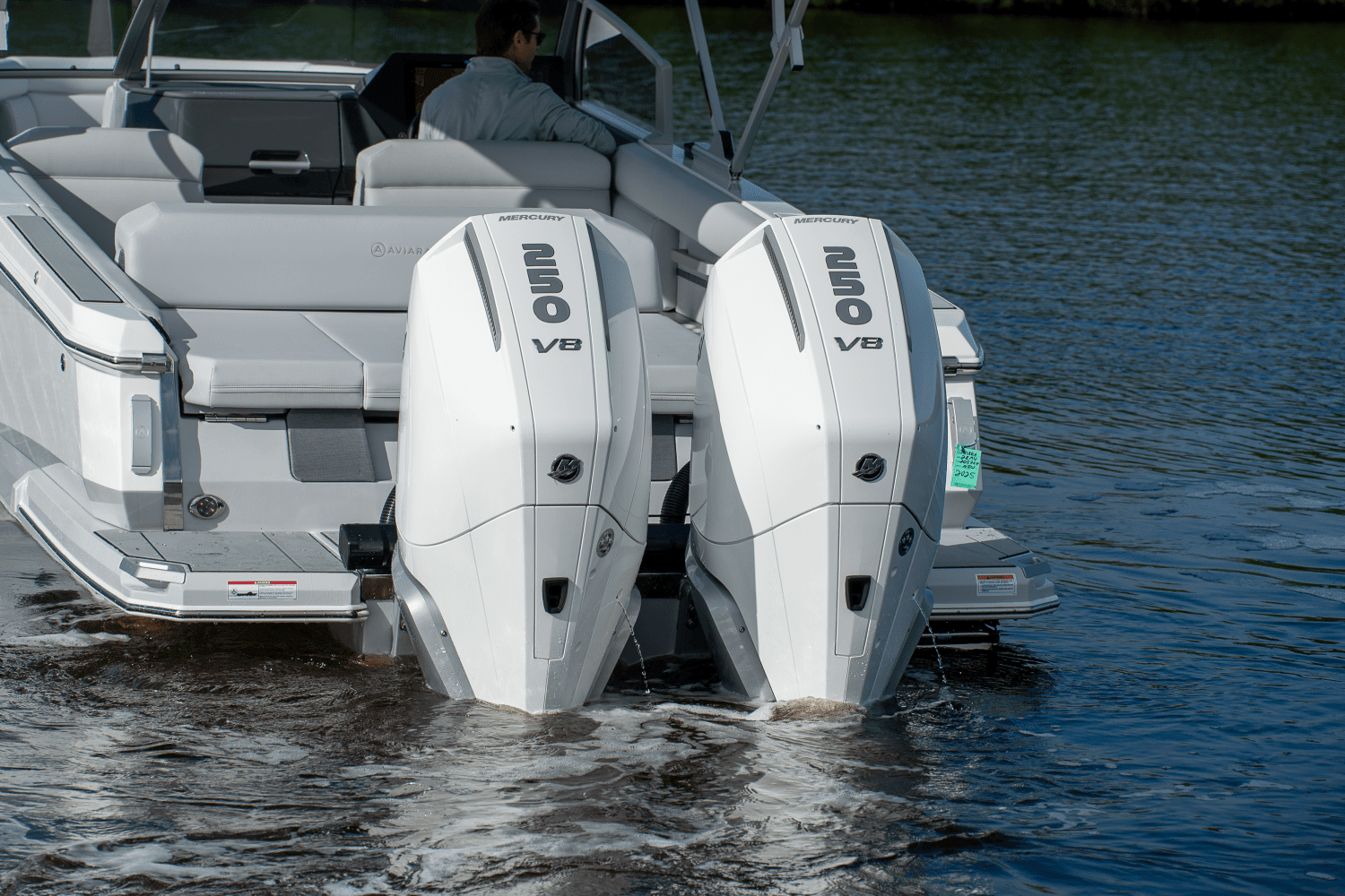 2025 Aviara AV28 Outboard Image Thumbnail #5