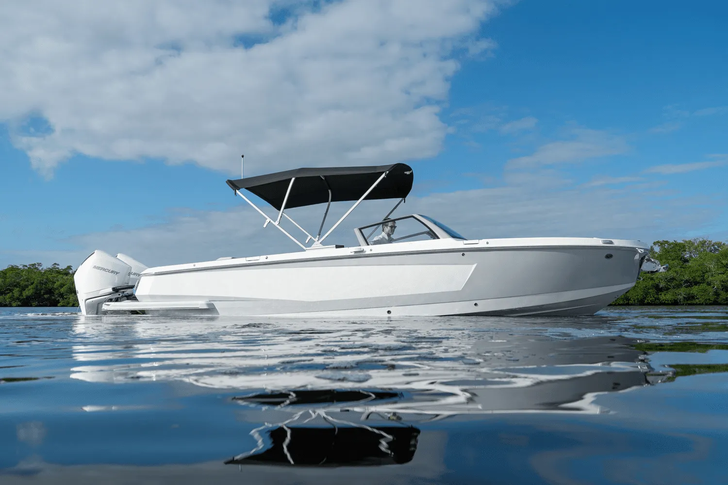 2025 Aviara AV28 Outboard Image Thumbnail #0