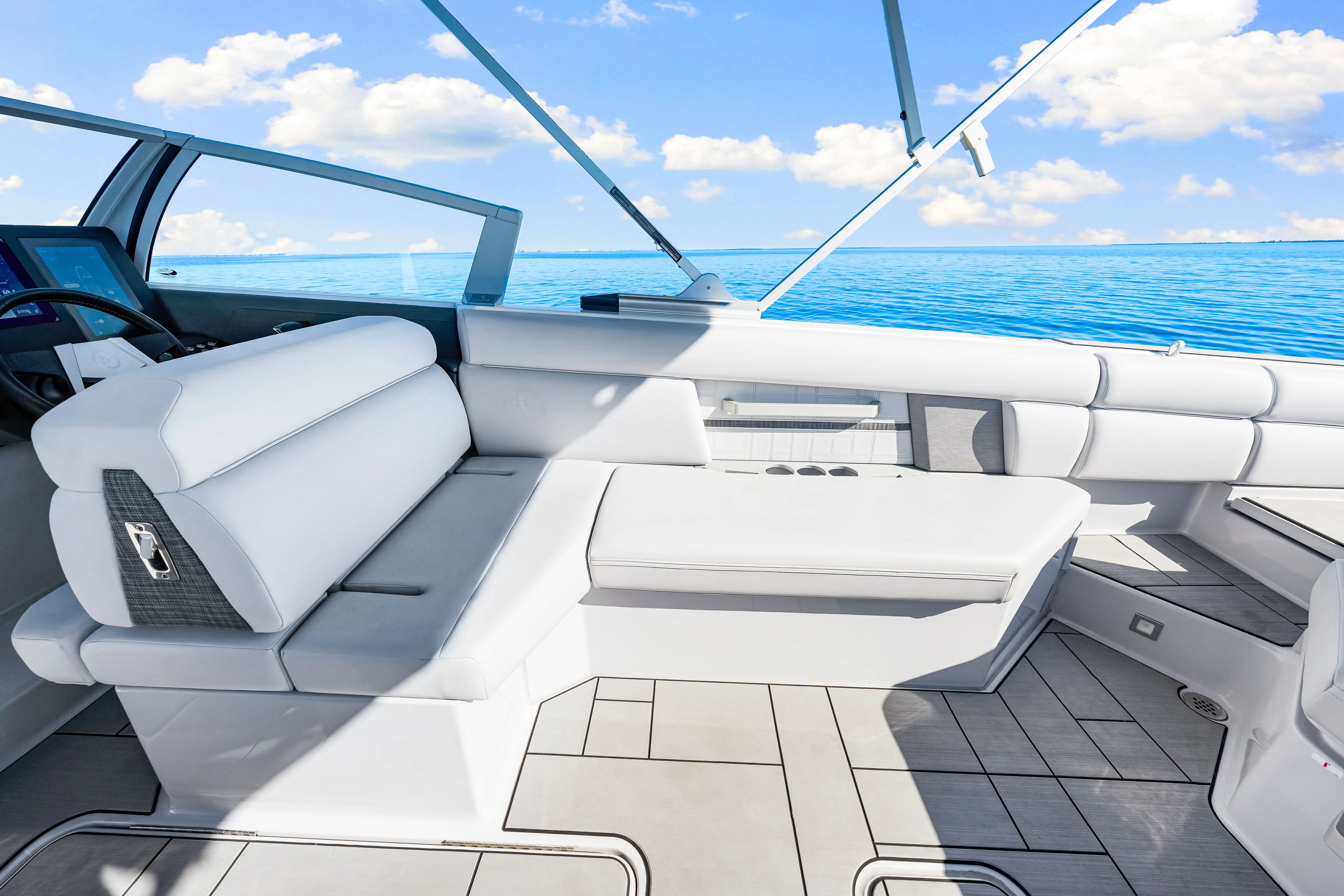 2025 Aviara AV28 Outboard Image Thumbnail #24