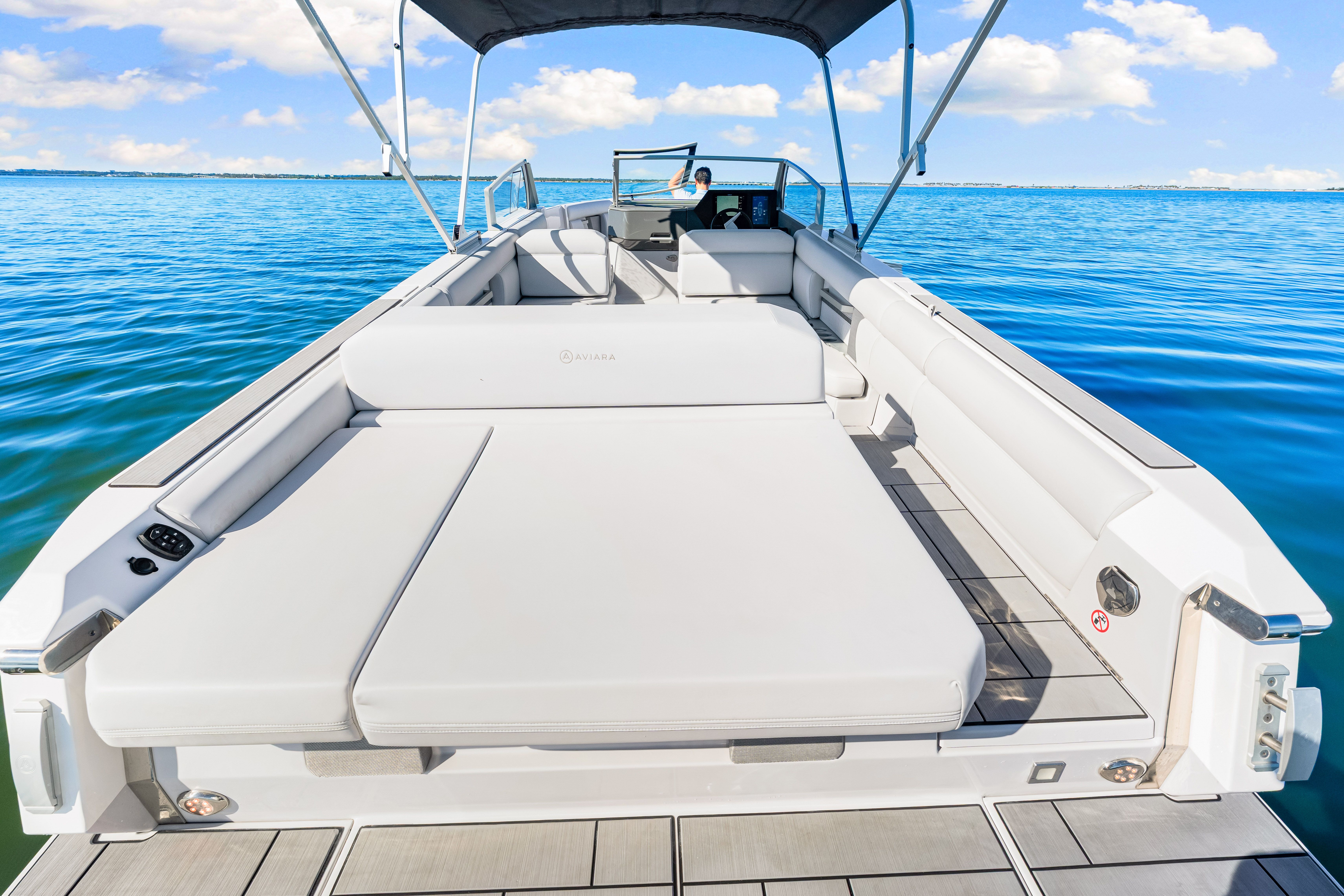 2025 Aviara AV28 Outboard Image Thumbnail #17