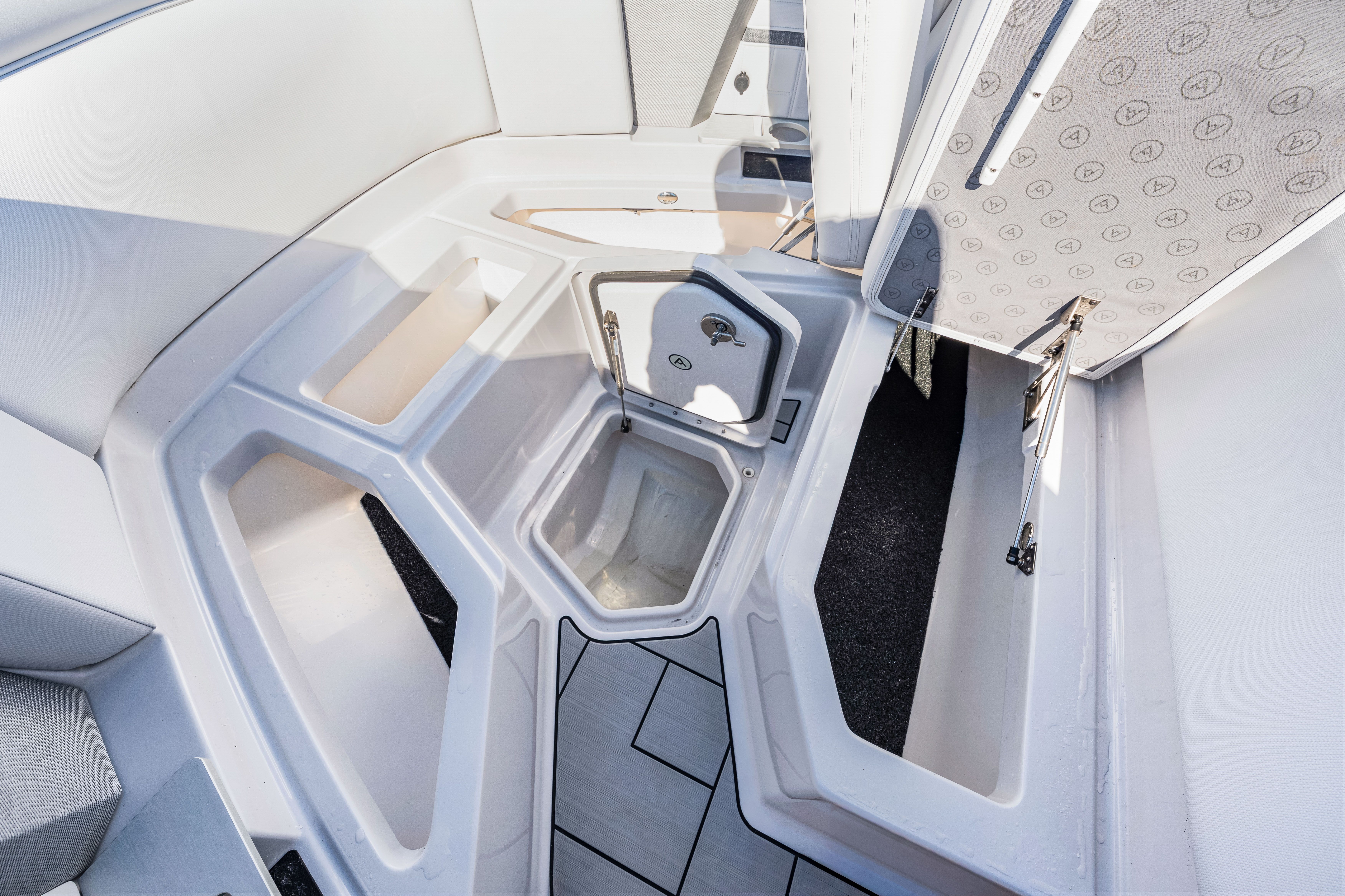 2025 Aviara AV28 Outboard Image Thumbnail #36