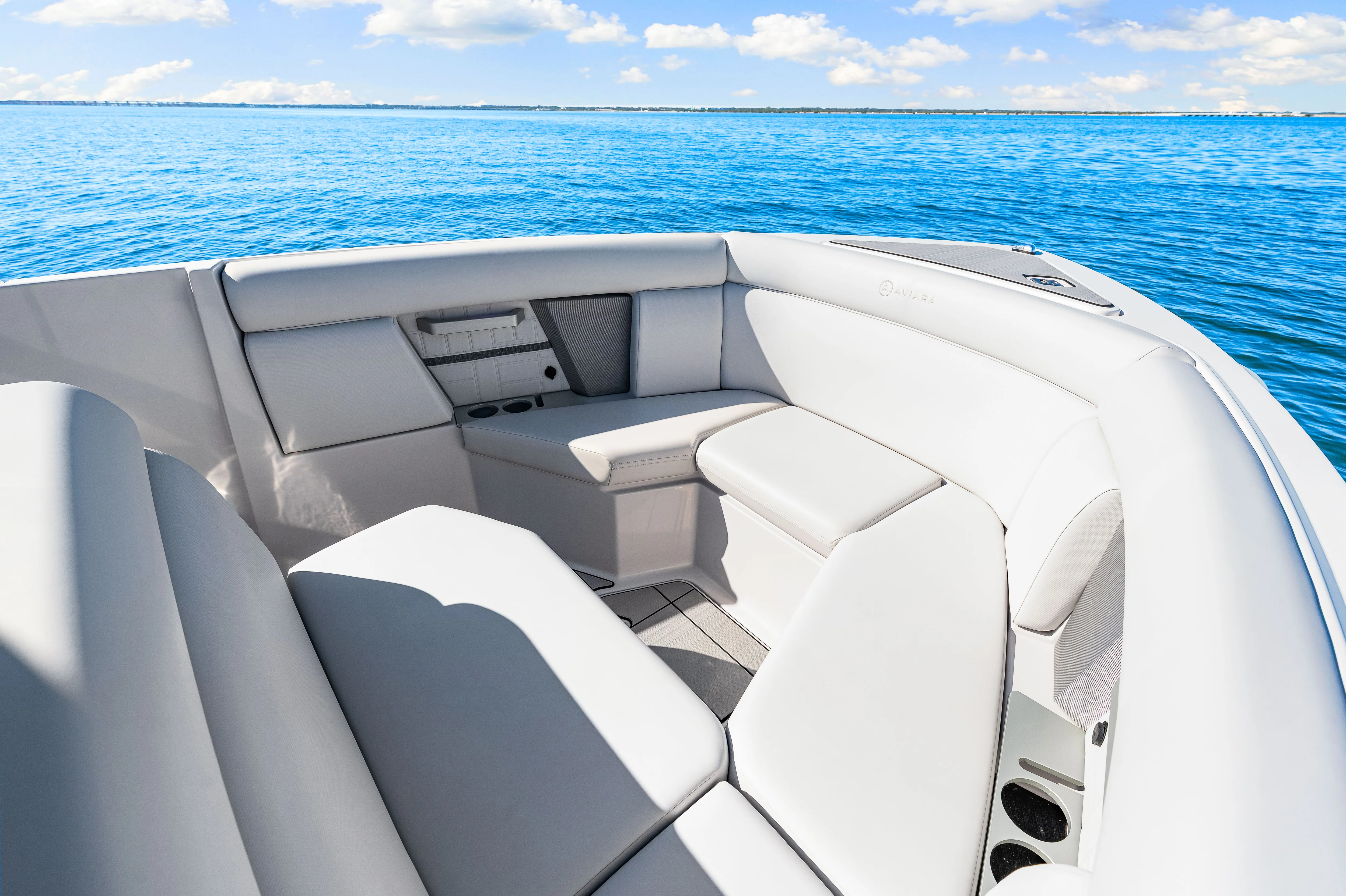 2025 Aviara AV28 Outboard Image Thumbnail #32