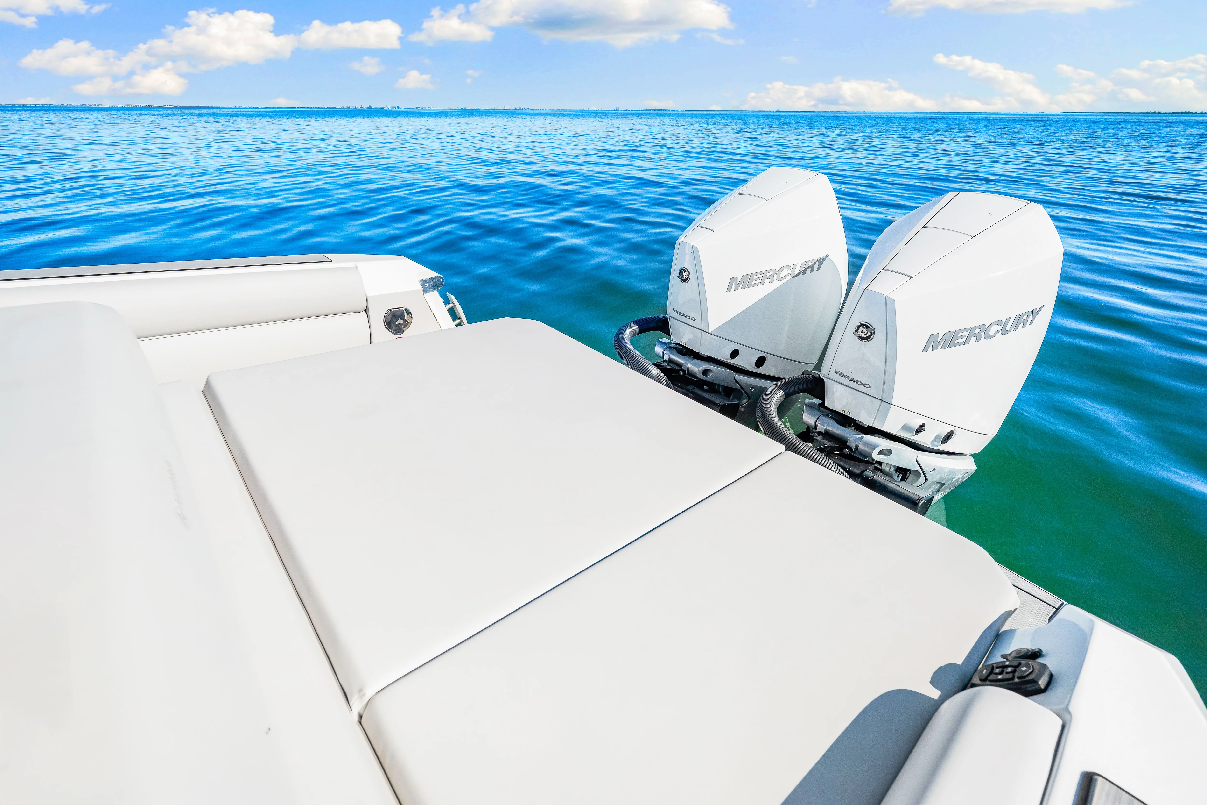 2025 Aviara AV28 Outboard Image Thumbnail #19