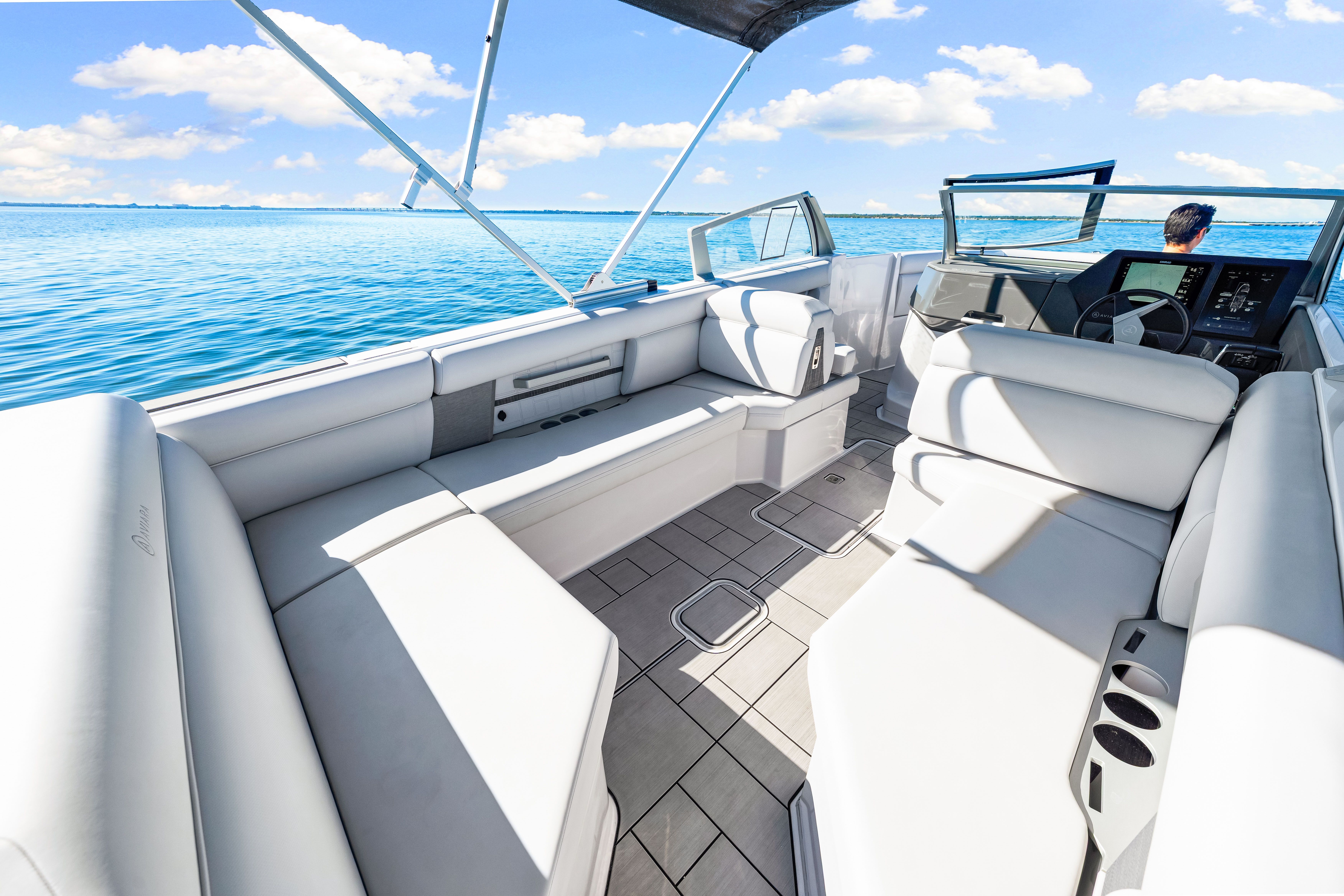 2025 Aviara AV28 Outboard Image Thumbnail #22