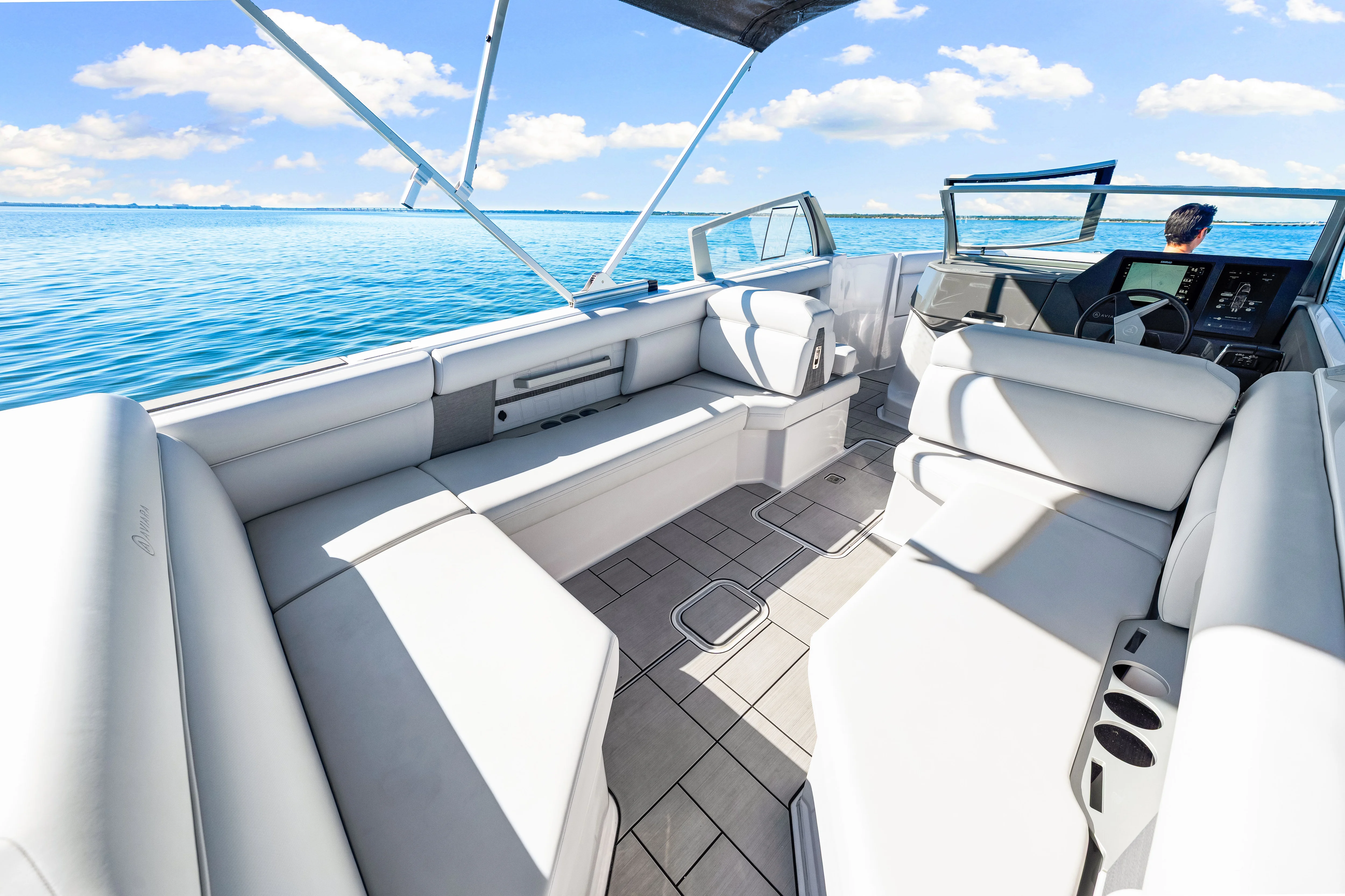 2025 Aviara AV28 Outboard Image Thumbnail #22