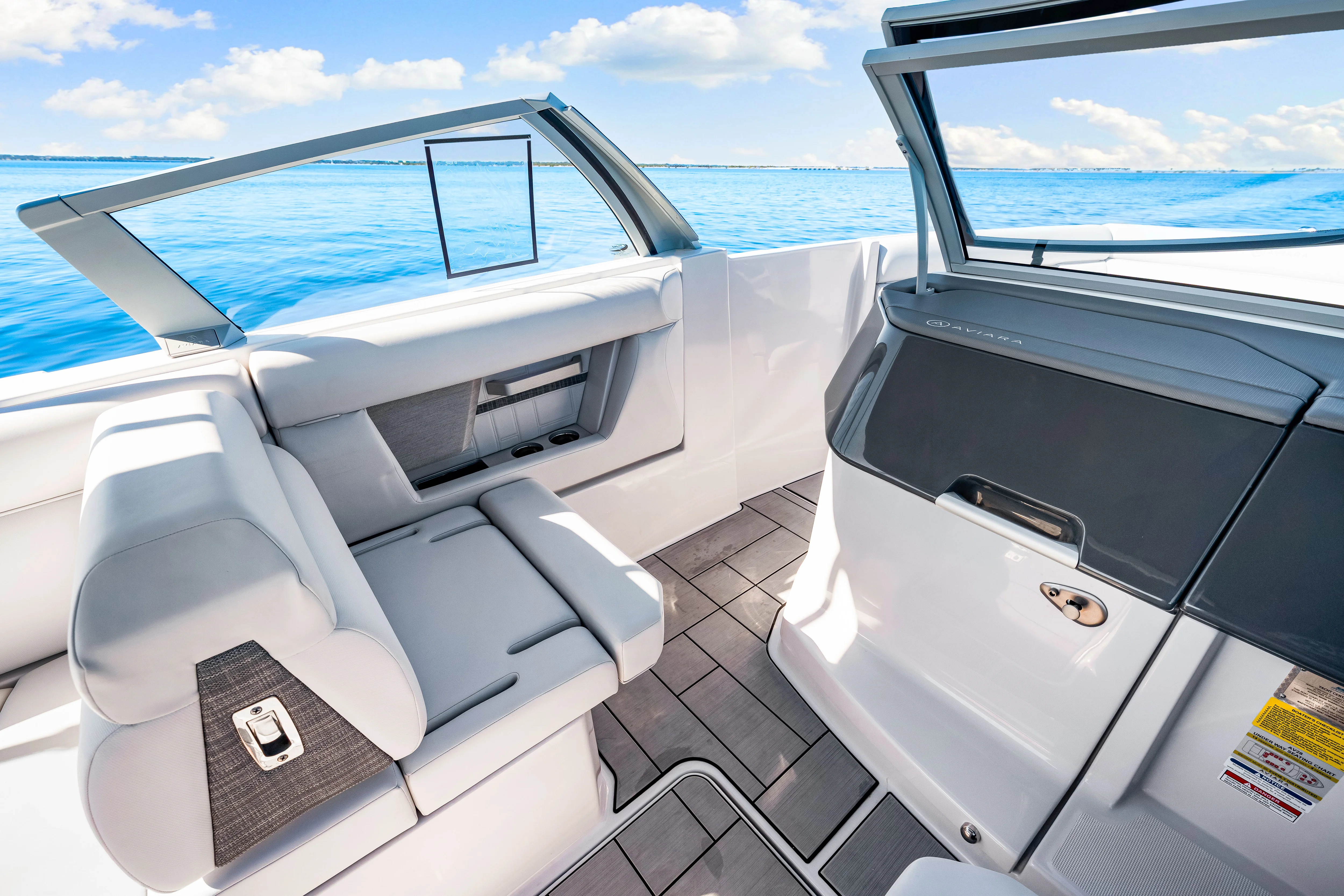 2025 Aviara AV28 Outboard Image Thumbnail #29