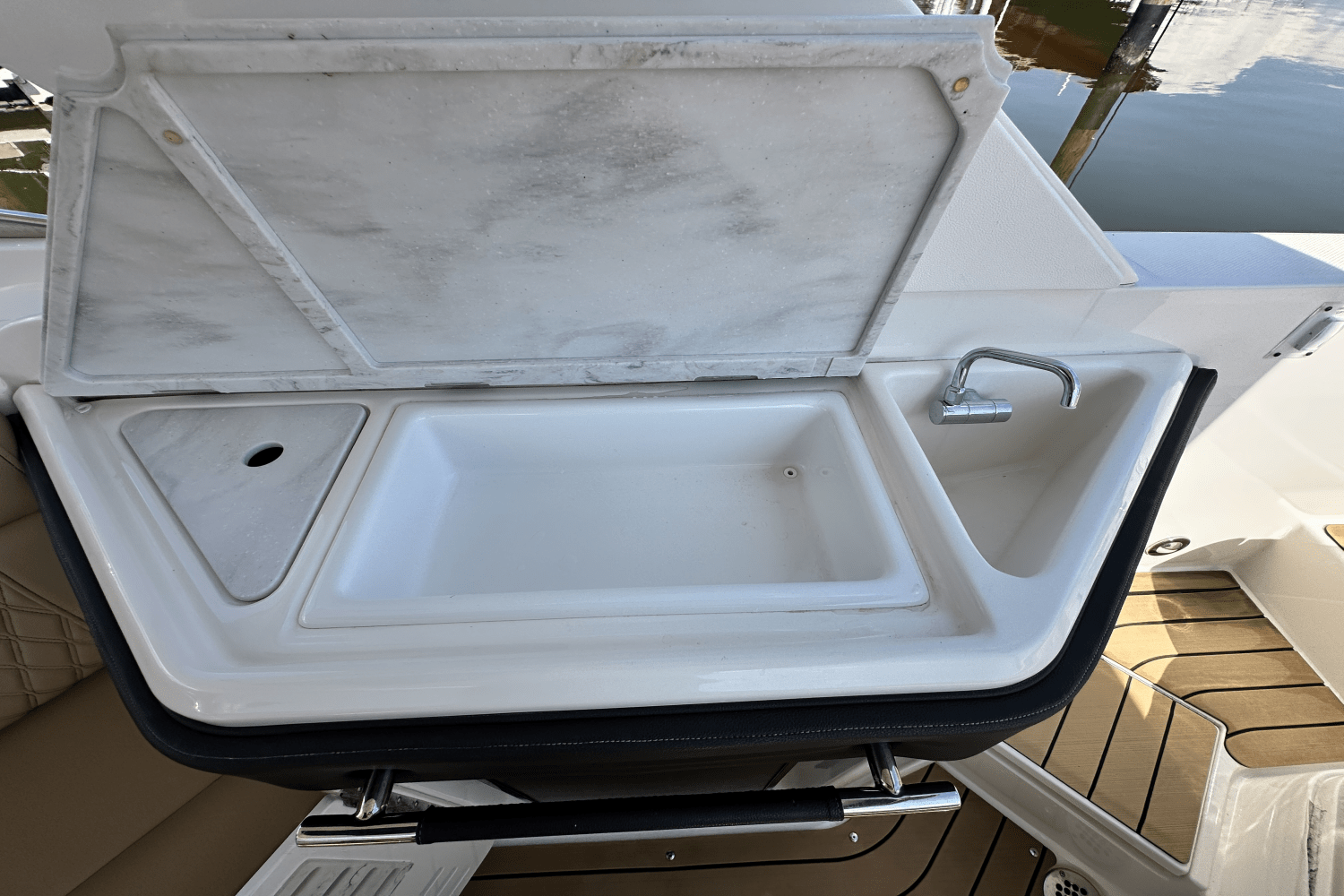 2022 Sea Ray SLX 310 OB Image Thumbnail #18