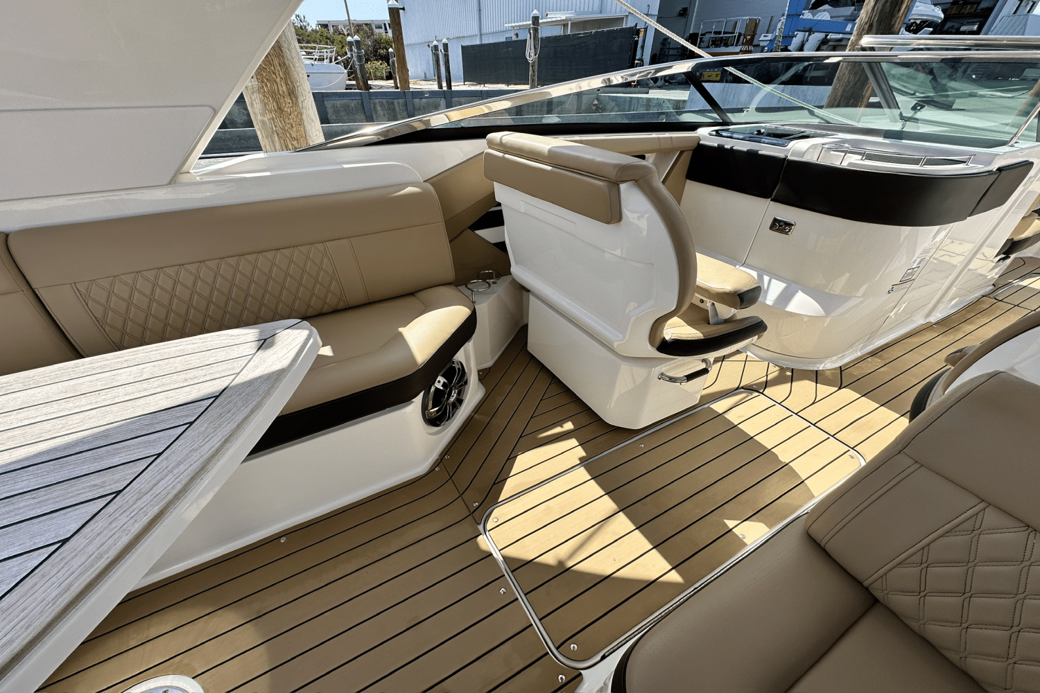 2022 Sea Ray SLX 310 OB Image Thumbnail #27