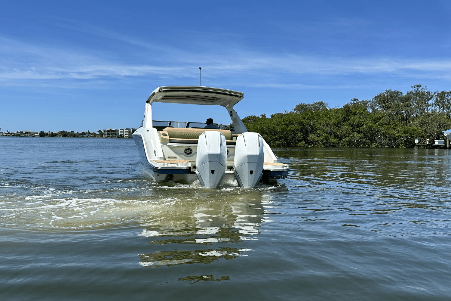 2022 Sea Ray SLX 310 OB Image Thumbnail #8