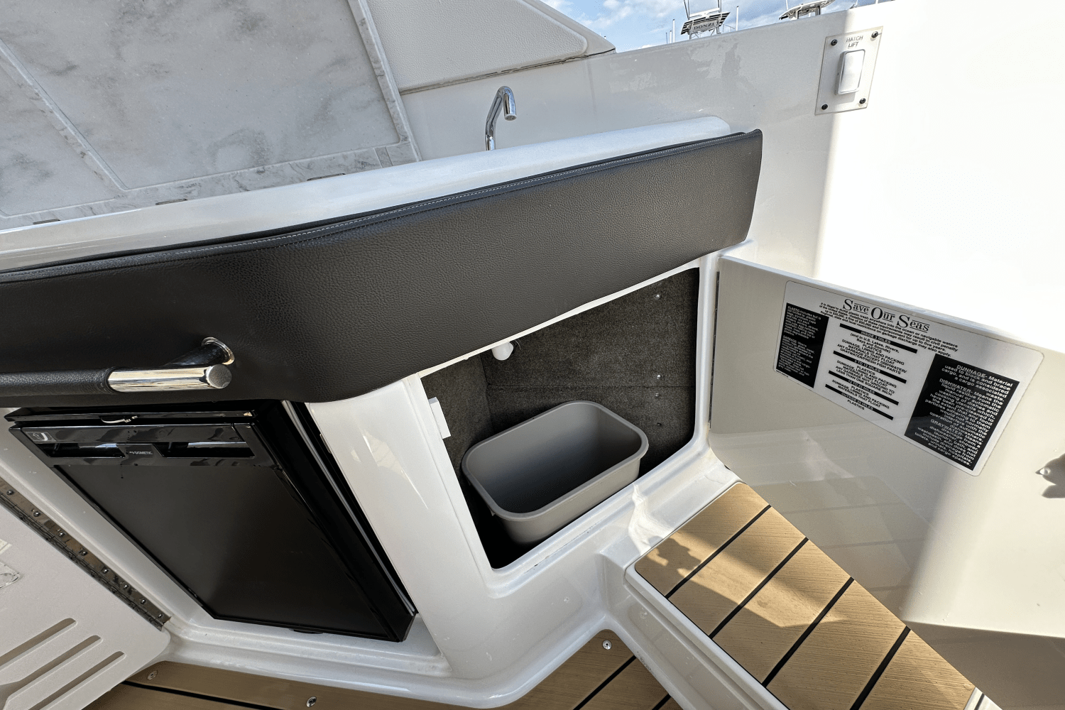 2022 Sea Ray SLX 310 OB Image Thumbnail #20