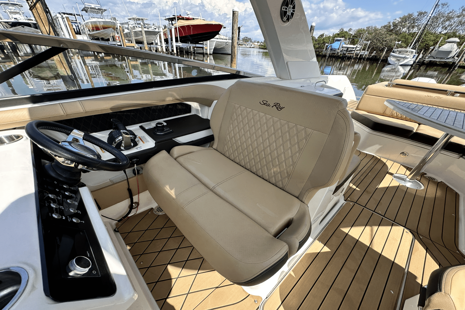 2022 Sea Ray SLX 310 OB Image Thumbnail #32