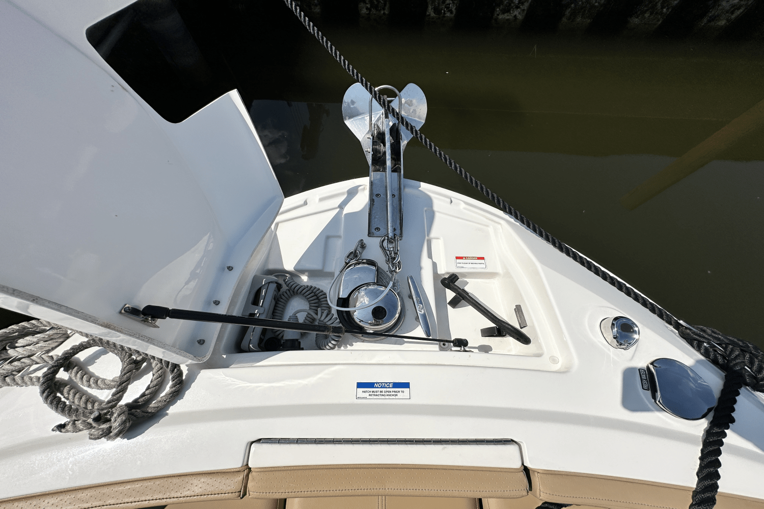 2022 Sea Ray SLX 310 OB Image Thumbnail #38