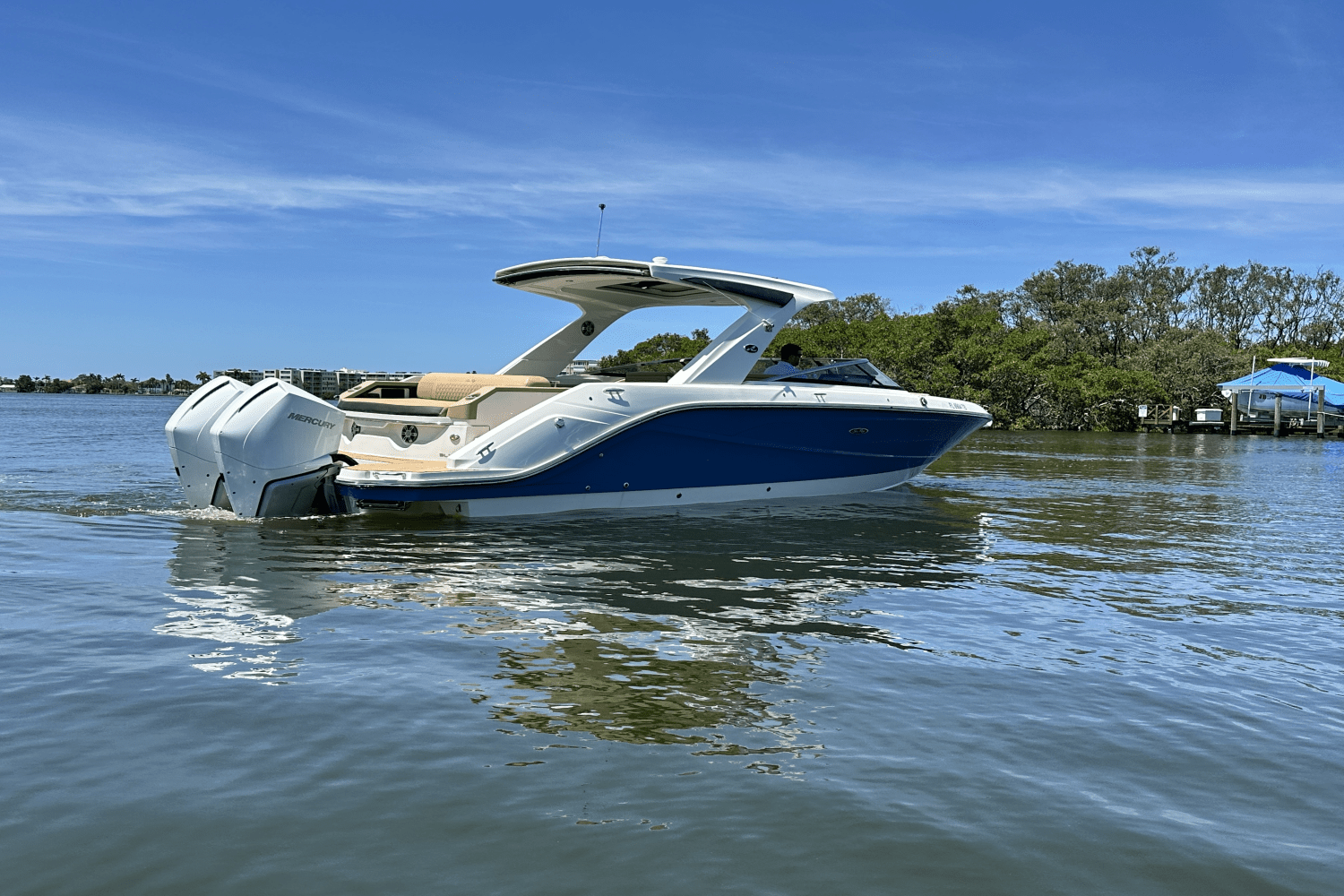 2022 Sea Ray SLX 310 OB Image Thumbnail #6