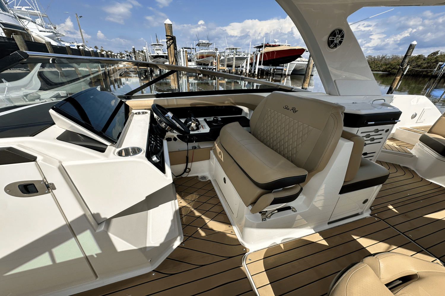 2022 Sea Ray SLX 310 OB Image Thumbnail #31