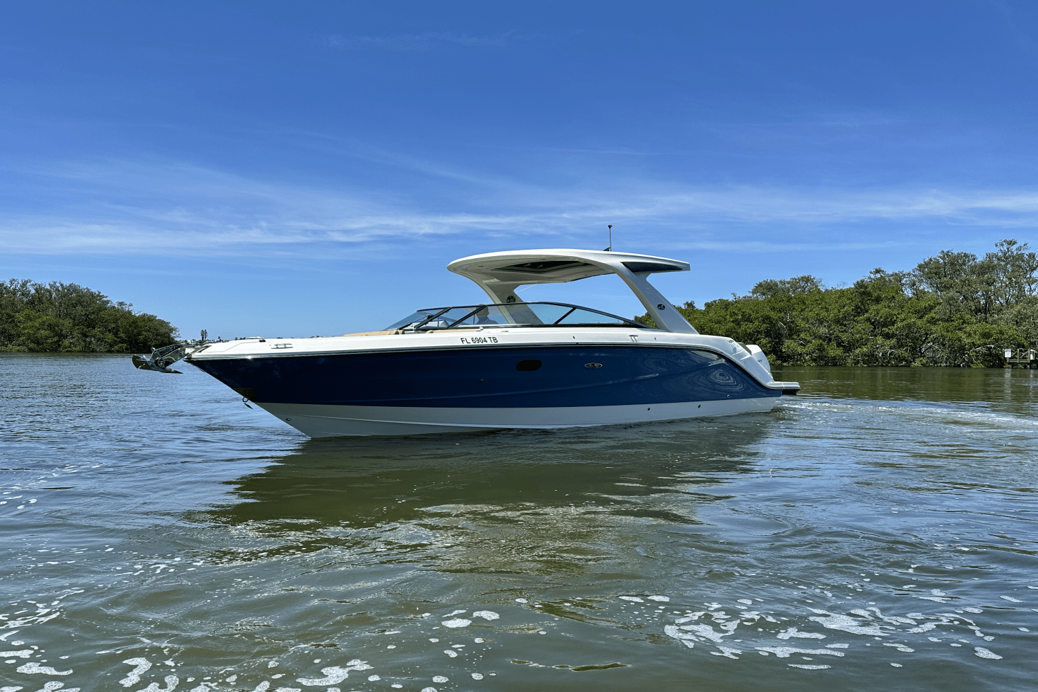 2022 Sea Ray SLX 310 OB Image Thumbnail #3