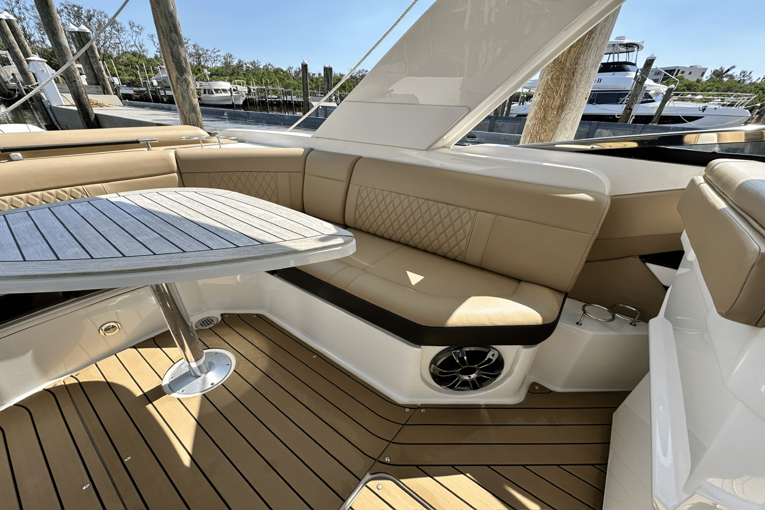 2022 Sea Ray SLX 310 OB Image Thumbnail #24