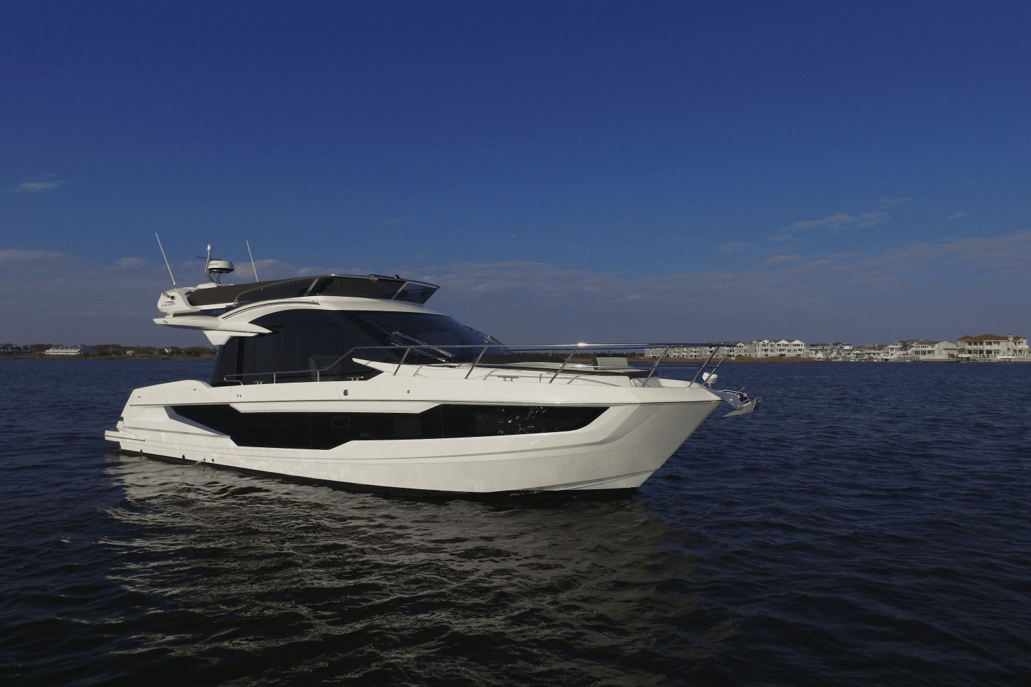 2024 Galeon 400 FLY Image Thumbnail #4