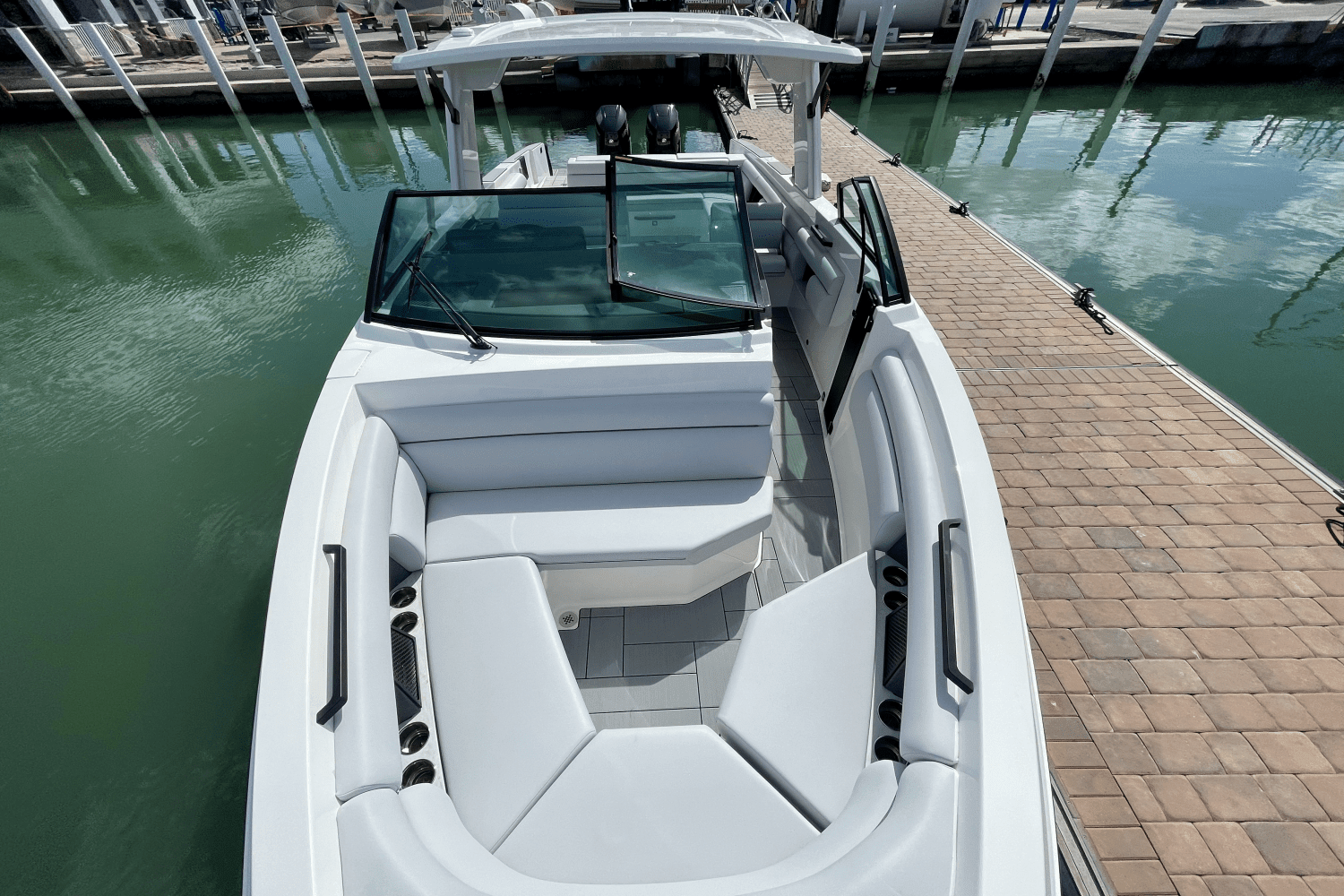 2025 Aviara AV36 Outboard Image Thumbnail #14