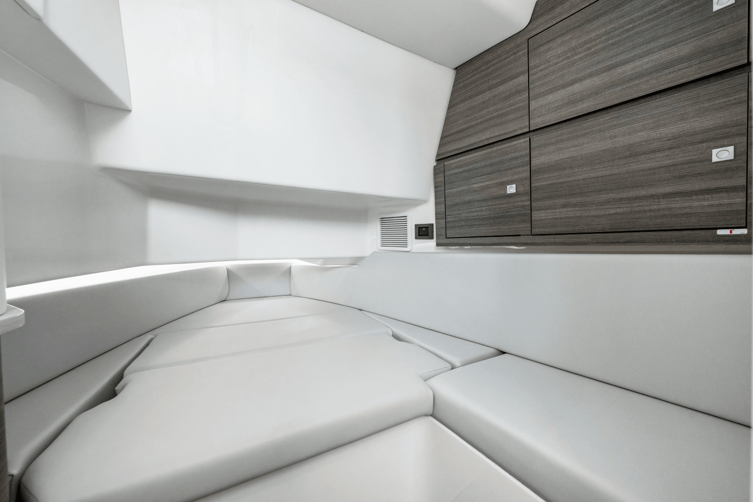 2025 Aviara AV36 Outboard Image Thumbnail #77