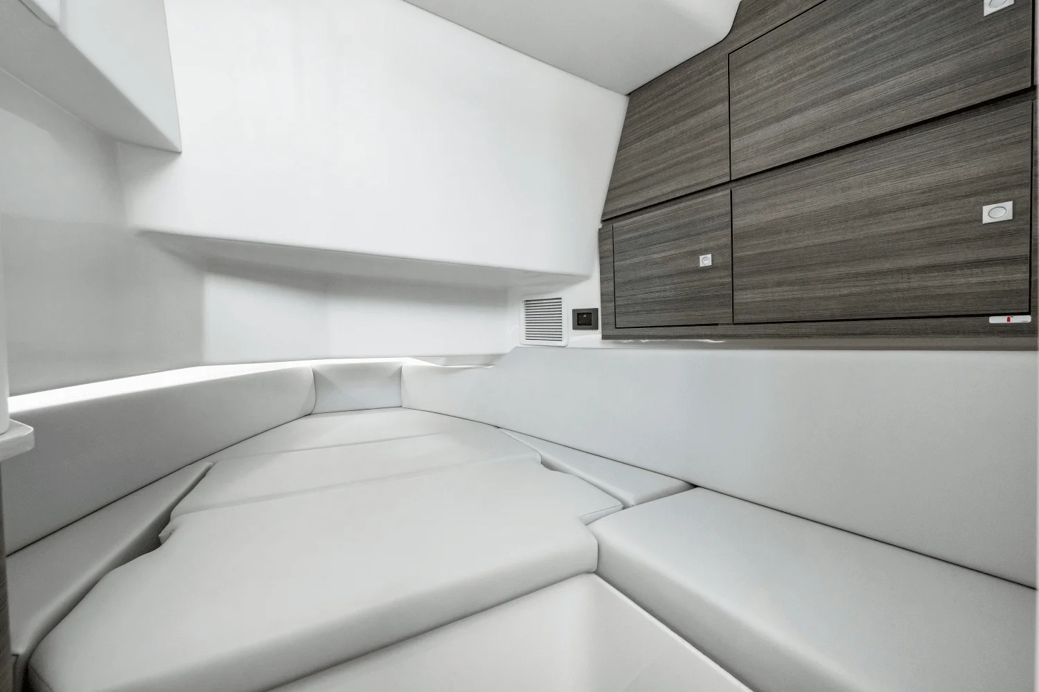 2025 Aviara AV36 Outboard Image Thumbnail #77