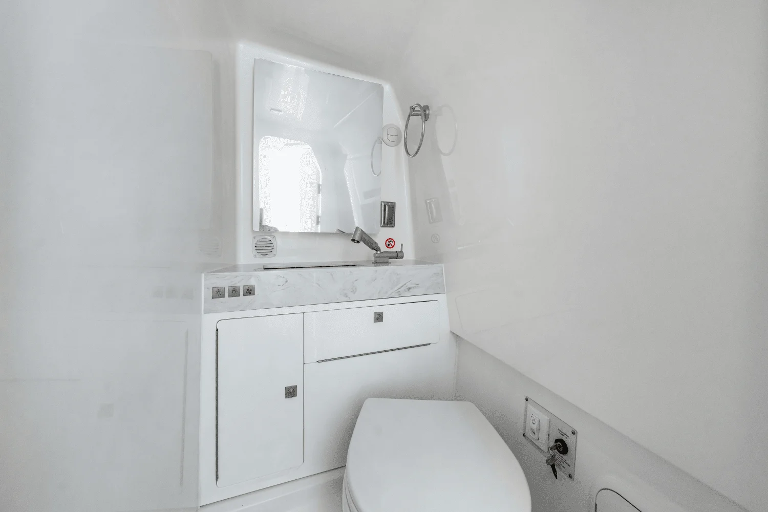 2025 Aviara AV36 Outboard Image Thumbnail #79