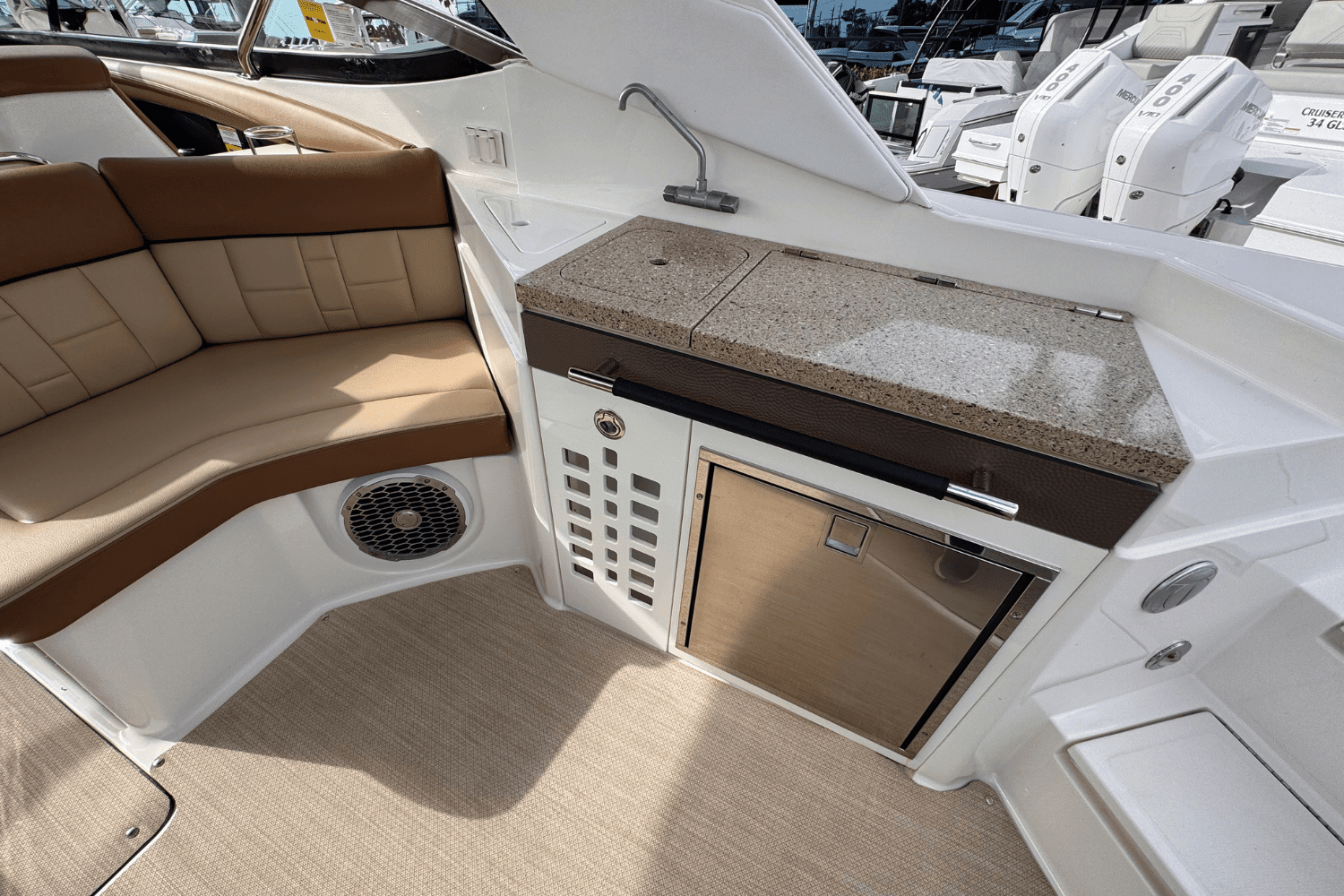 2015 Sea Ray 350 SLX Image Thumbnail #10