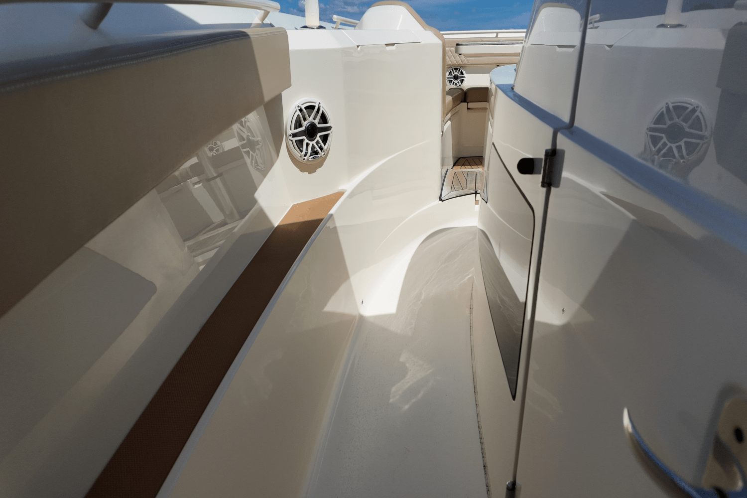 2025 Scout 377 LXF Image Thumbnail #13