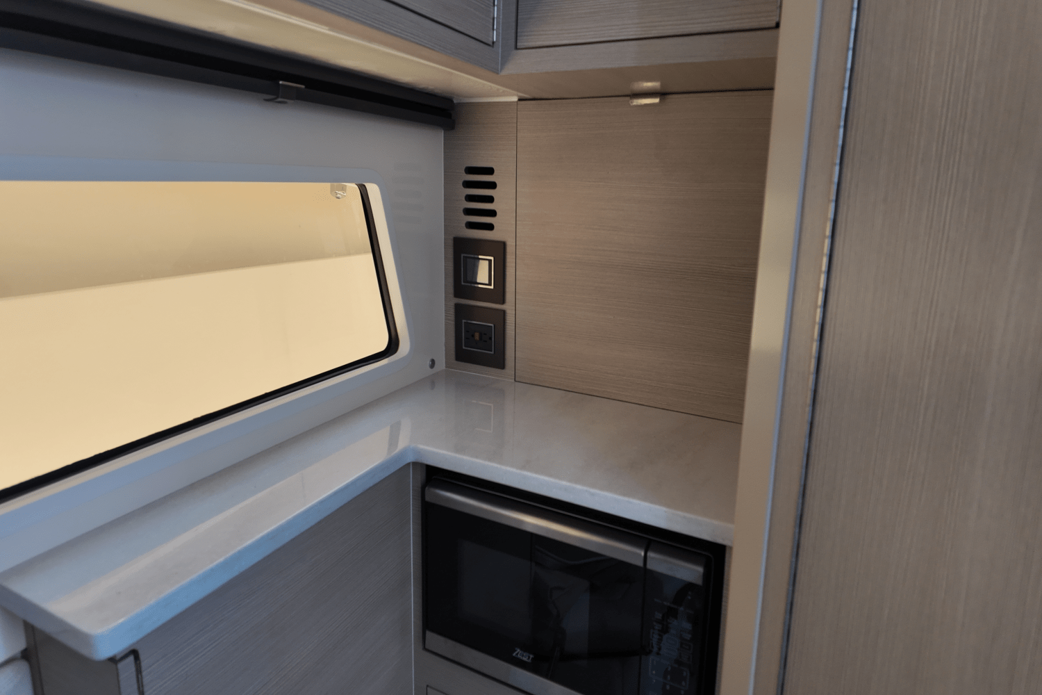 2025 Scout 377 LXF Image Thumbnail #44