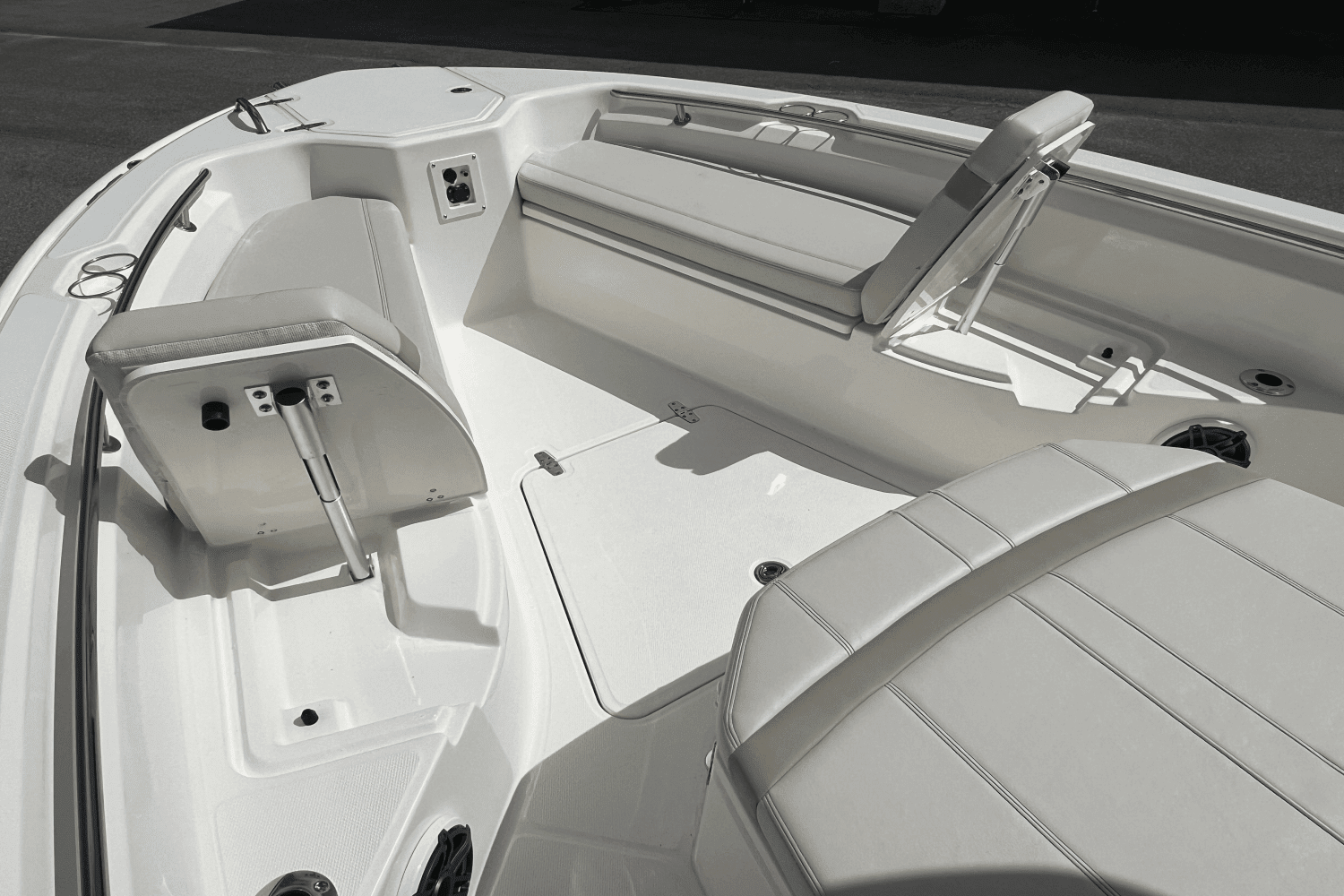 Thumbnail 4 for 2024 Boston Whaler 280 Dauntless