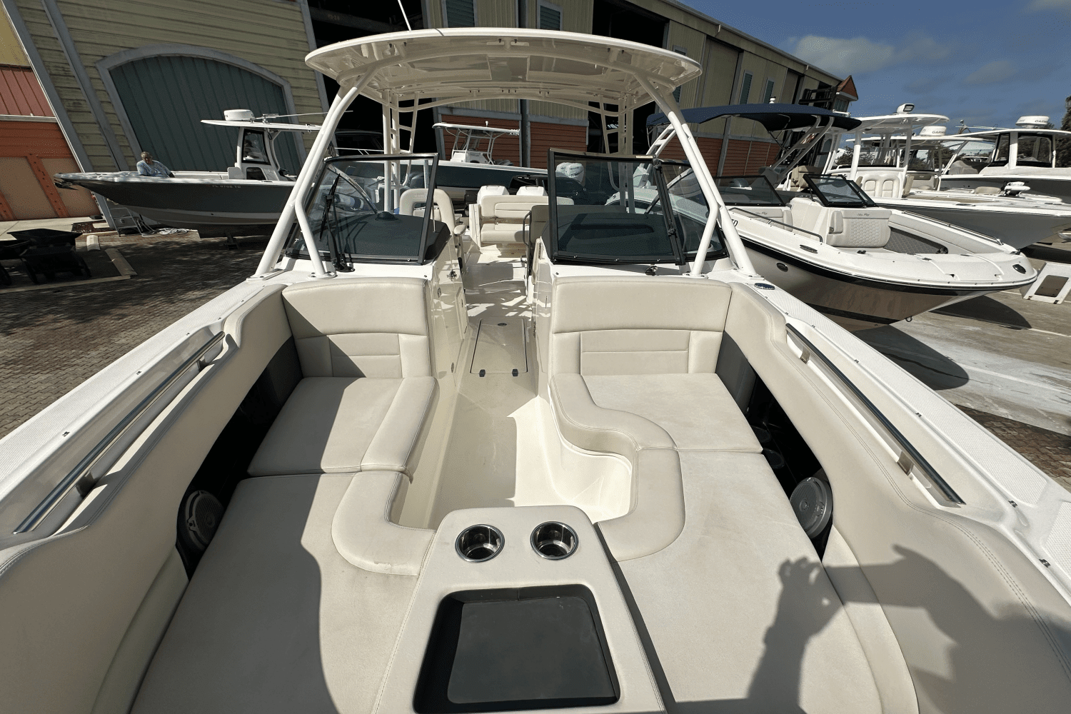 2016 Boston Whaler 270 VANTAGE Image Thumbnail #9