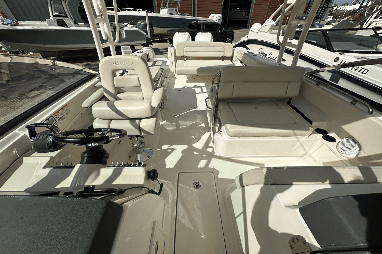 2016 Boston Whaler 270 VANTAGE Image Thumbnail #13