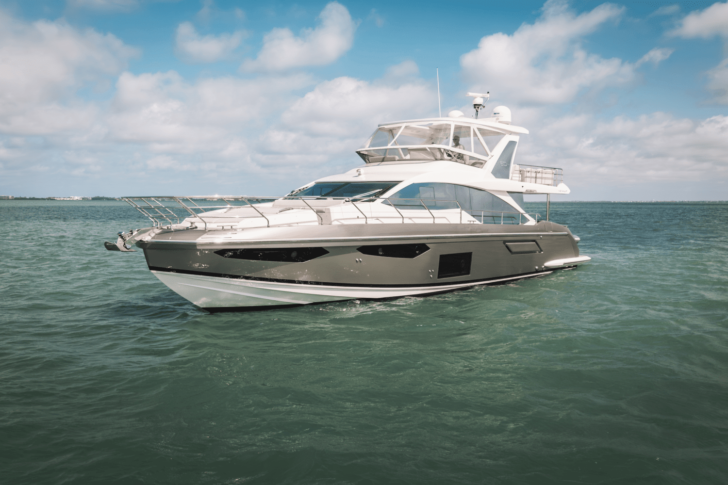 2022 Azimut 60 FLY Image Thumbnail #3