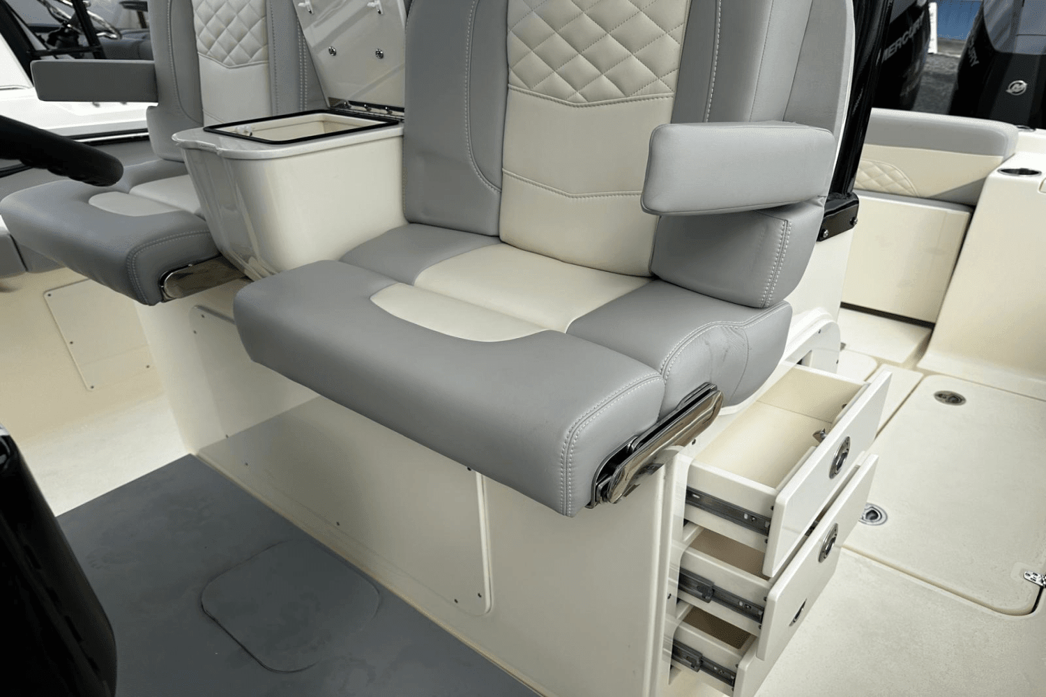 2025 Scout 330 LXF Image Thumbnail #27